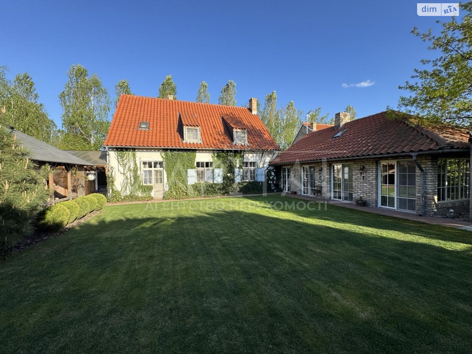 двухэтажный дом с отоплением, 200 кв. м, кирпич. Продажа в Козине фото 1 двухэтажный дом с отоплением, 200 кв. м, кирпич. Продажа в Козине фото 1
