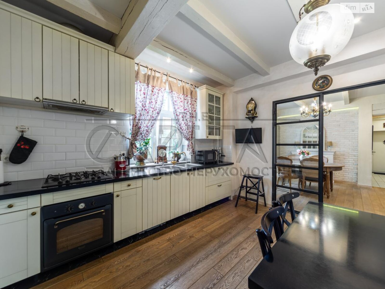 двоповерховий будинок з опаленням, 200 кв. м, цегла. Продаж у Плютах фото 1 двоповерховий будинок з опаленням, 200 кв. м, цегла. Продаж у Плютах фото 1