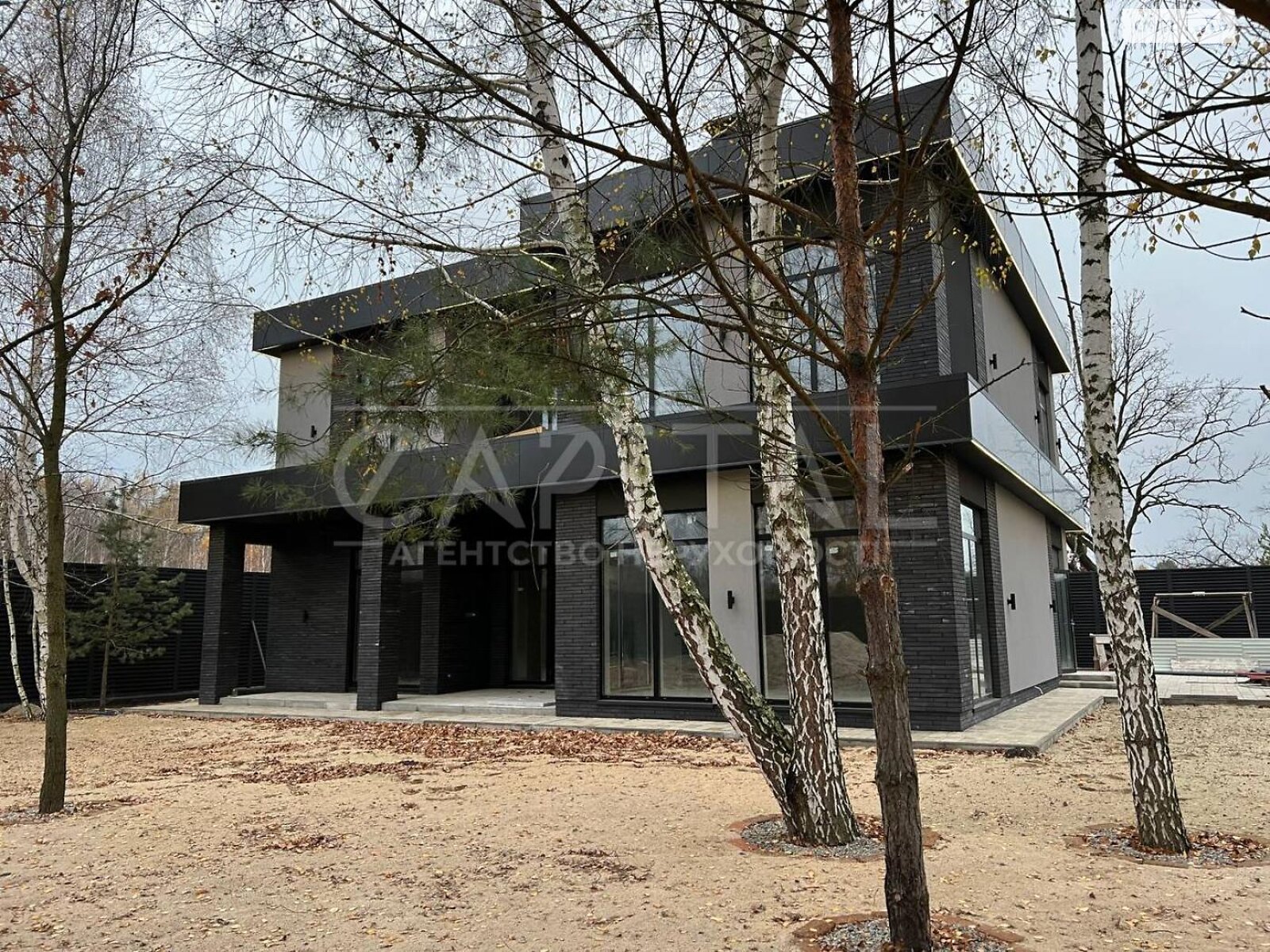 двоповерховий будинок з гаражем, 300 кв. м, цегла. Продаж у Козині фото 1 двоповерховий будинок з гаражем, 300 кв. м, цегла. Продаж у Козині фото 1