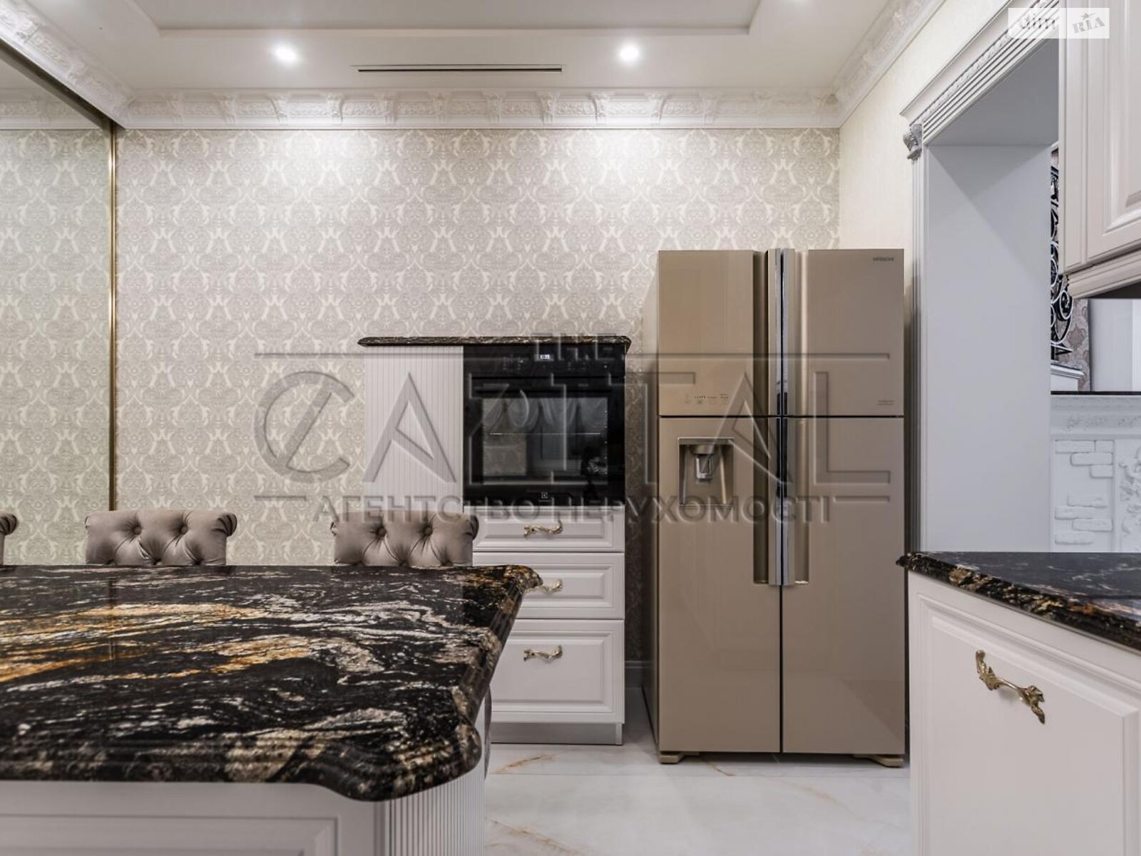 трехэтажный дом с гаражом, 395 кв. м, кирпич. Продажа в Козине фото 1 трехэтажный дом с гаражом, 395 кв. м, кирпич. Продажа в Козине фото 1