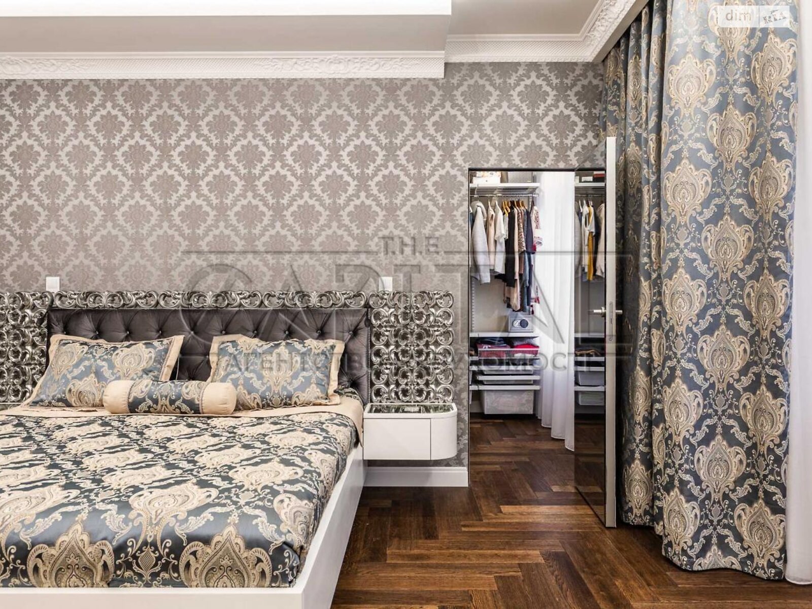 трехэтажный дом с гаражом, 395 кв. м, кирпич. Продажа в Козине фото 1 трехэтажный дом с гаражом, 395 кв. м, кирпич. Продажа в Козине фото 1