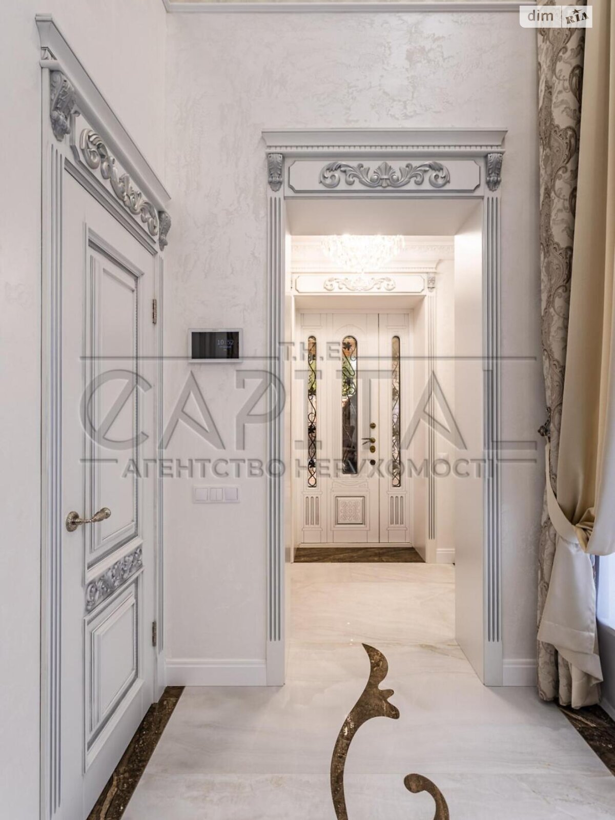 трехэтажный дом с гаражом, 395 кв. м, кирпич. Продажа в Козине фото 1 трехэтажный дом с гаражом, 395 кв. м, кирпич. Продажа в Козине фото 1