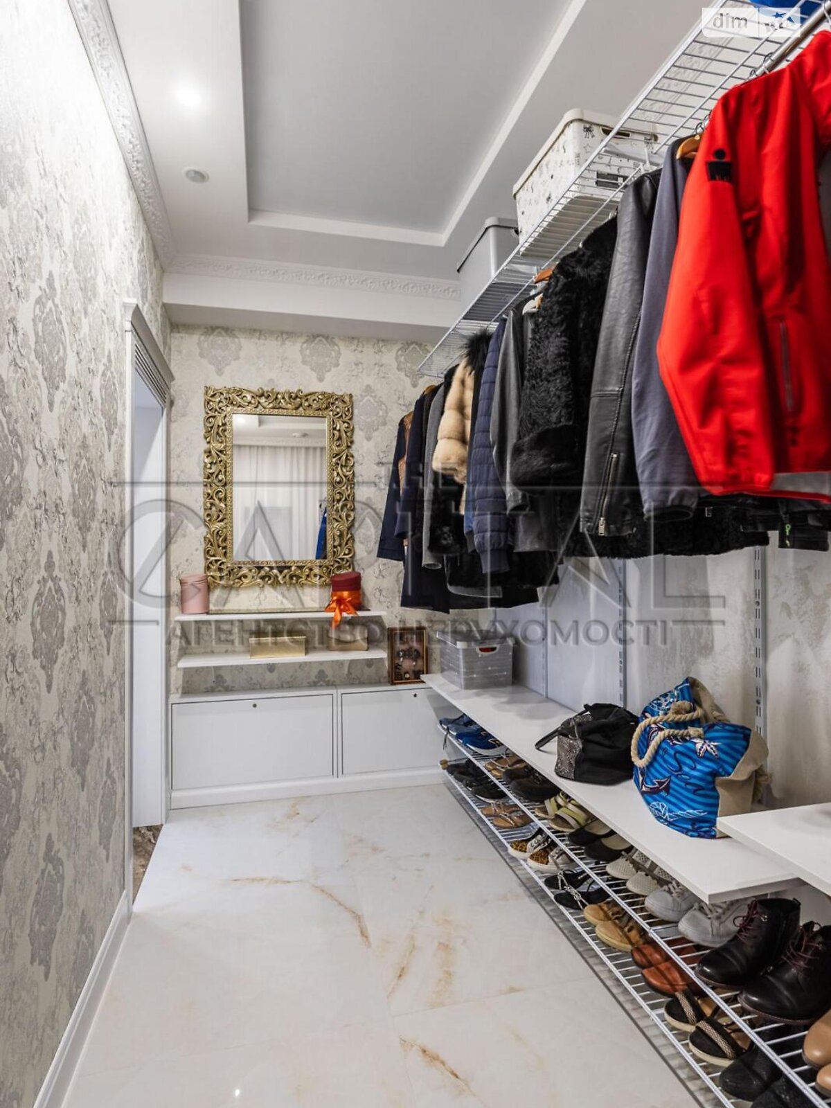 трехэтажный дом с гаражом, 395 кв. м, кирпич. Продажа в Козине фото 1 трехэтажный дом с гаражом, 395 кв. м, кирпич. Продажа в Козине фото 1