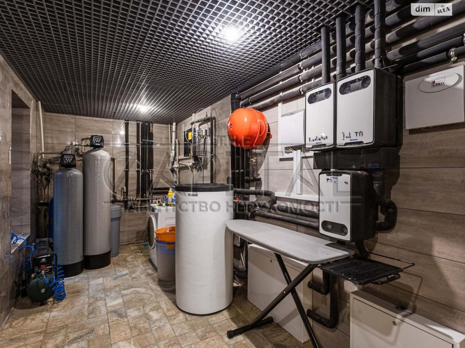 трехэтажный дом с гаражом, 395 кв. м, кирпич. Продажа в Козине фото 1 трехэтажный дом с гаражом, 395 кв. м, кирпич. Продажа в Козине фото 1