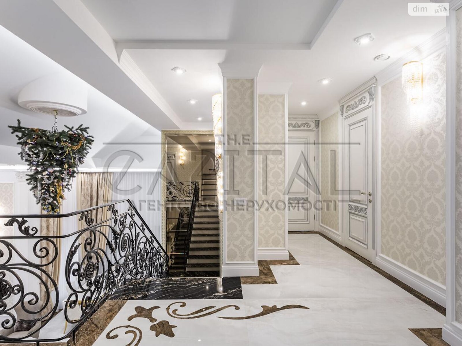 трехэтажный дом с гаражом, 395 кв. м, кирпич. Продажа в Козине фото 1 трехэтажный дом с гаражом, 395 кв. м, кирпич. Продажа в Козине фото 1