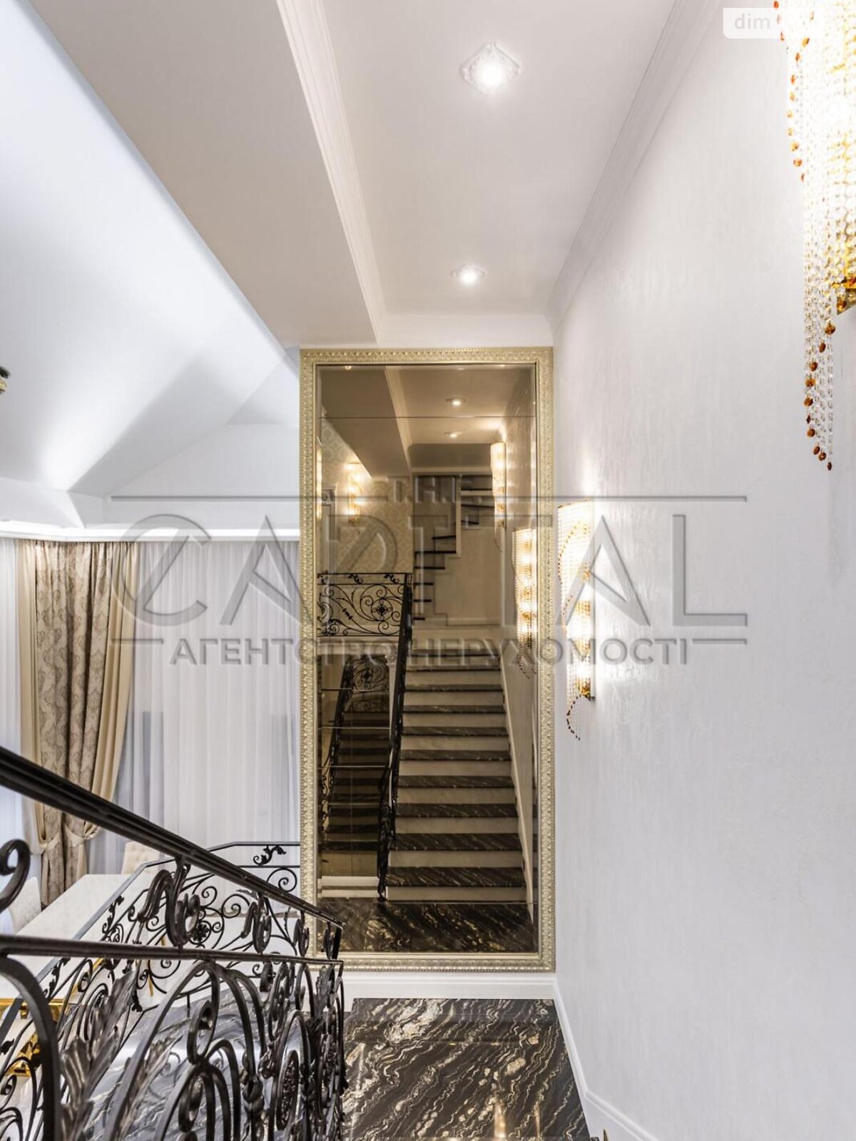 трехэтажный дом с гаражом, 395 кв. м, кирпич. Продажа в Козине фото 1 трехэтажный дом с гаражом, 395 кв. м, кирпич. Продажа в Козине фото 1