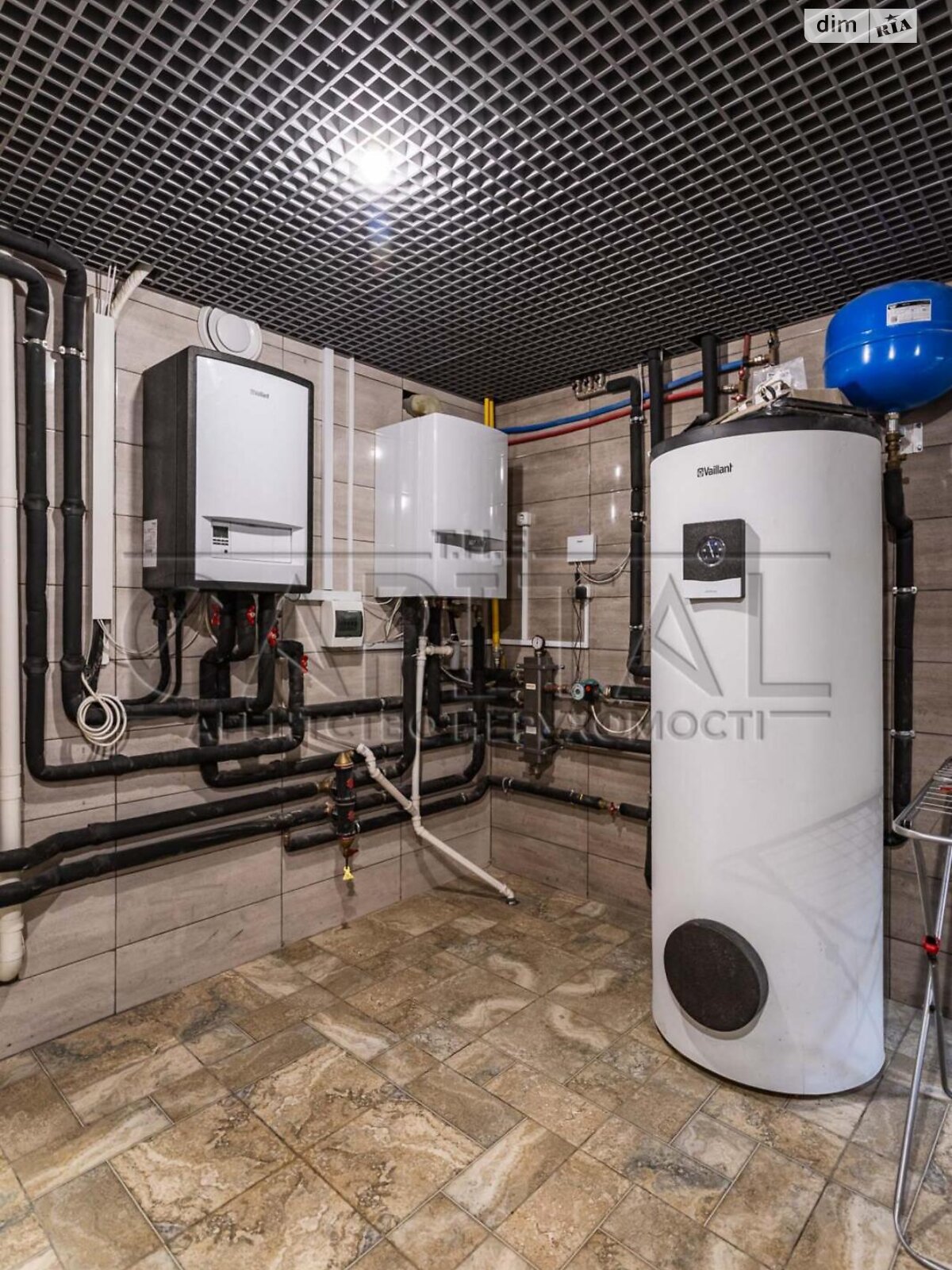 трехэтажный дом с гаражом, 395 кв. м, кирпич. Продажа в Козине фото 1 трехэтажный дом с гаражом, 395 кв. м, кирпич. Продажа в Козине фото 1