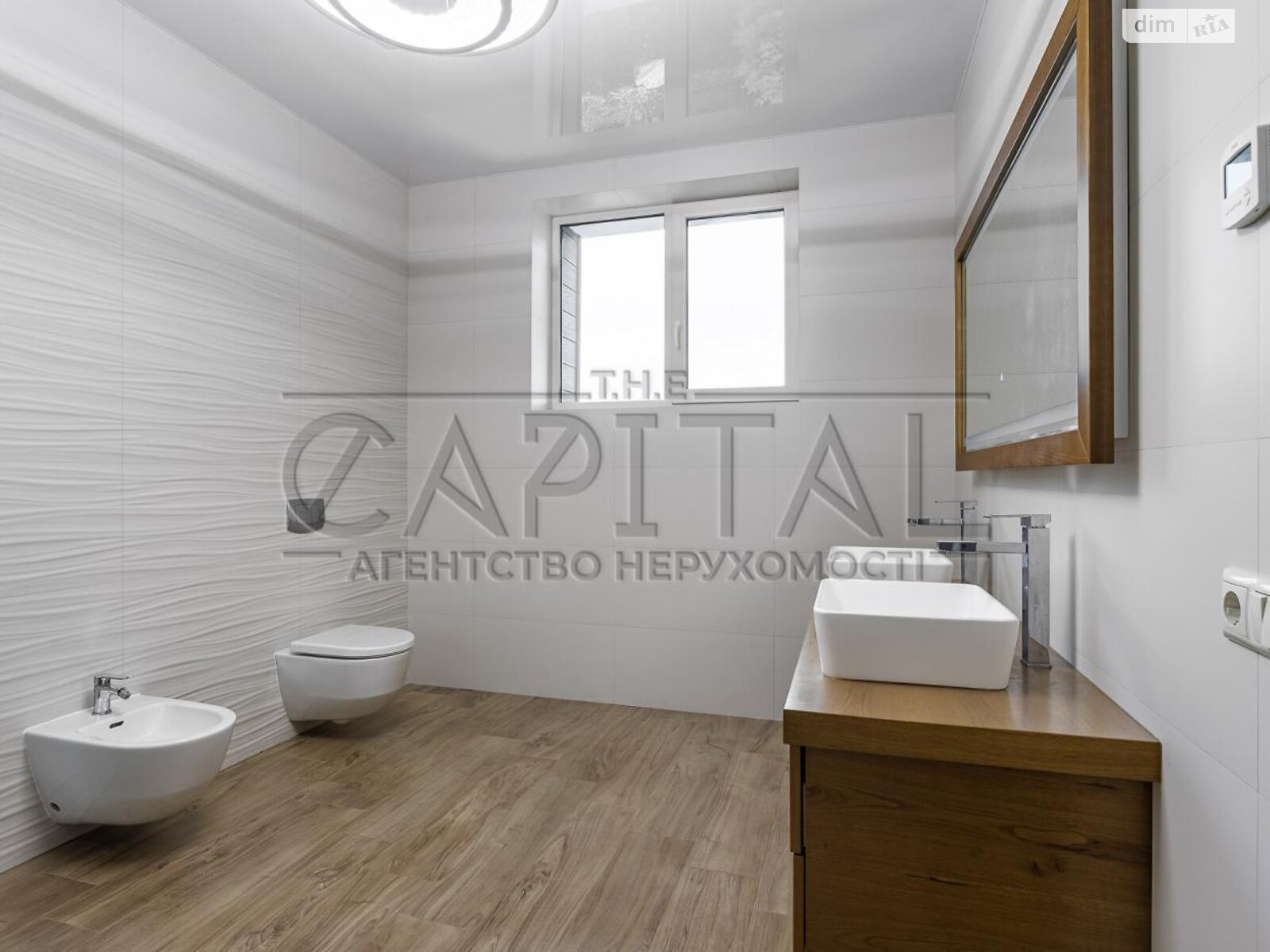 двухэтажный дом с гаражом, 500 кв. м, кирпич. Продажа в Козине фото 1