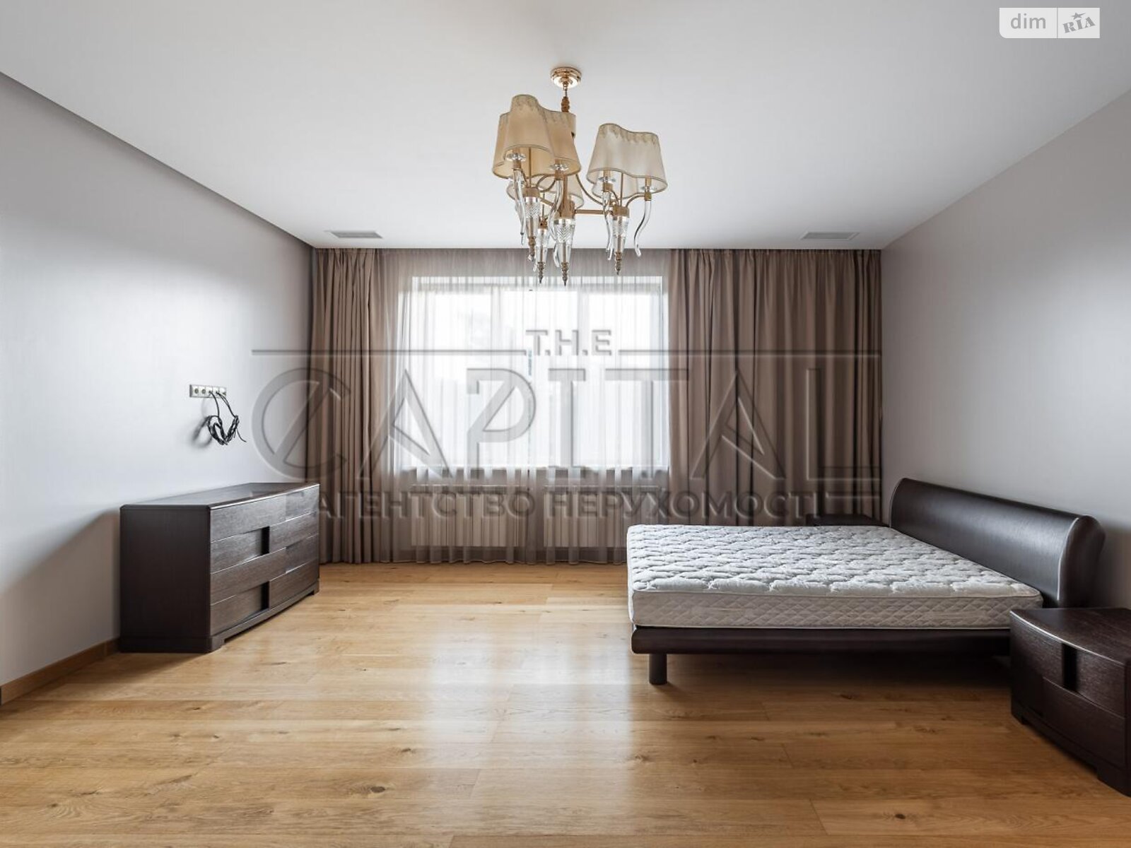 двухэтажный дом с гаражом, 500 кв. м, кирпич. Продажа в Козине фото 1