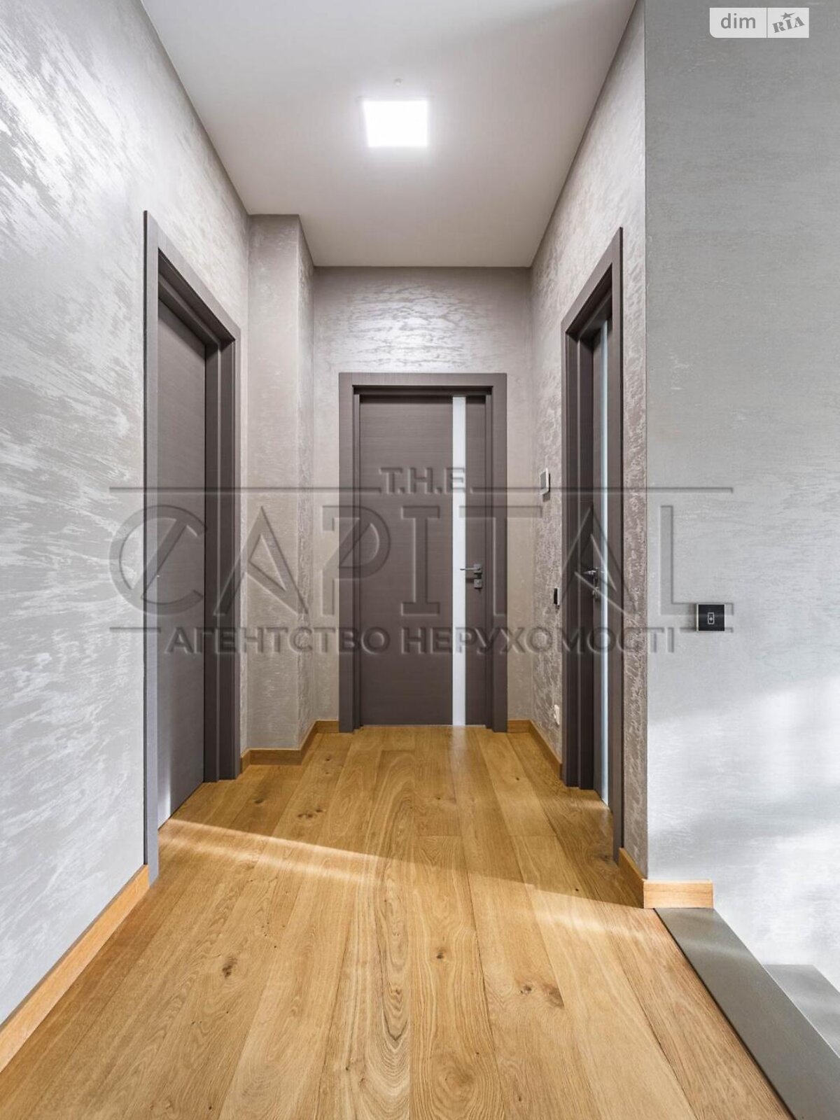 двухэтажный дом с гаражом, 500 кв. м, кирпич. Продажа в Козине фото 1