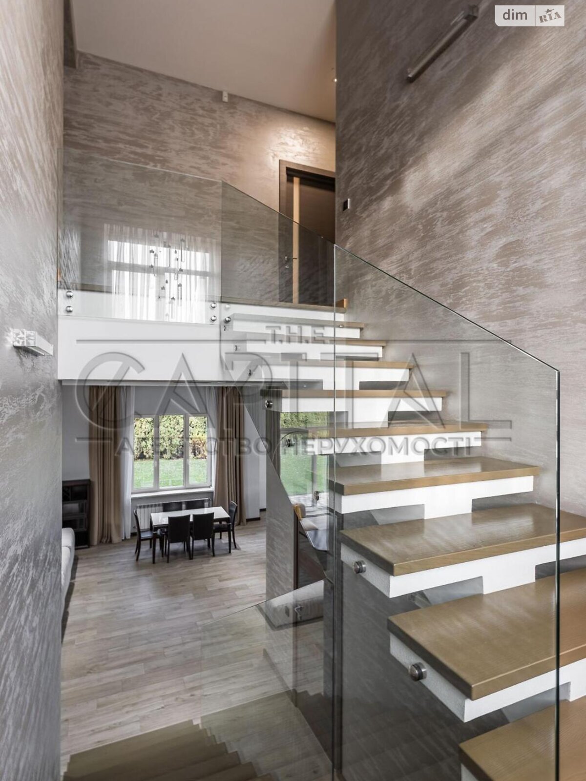 двухэтажный дом с гаражом, 500 кв. м, кирпич. Продажа в Козине фото 1