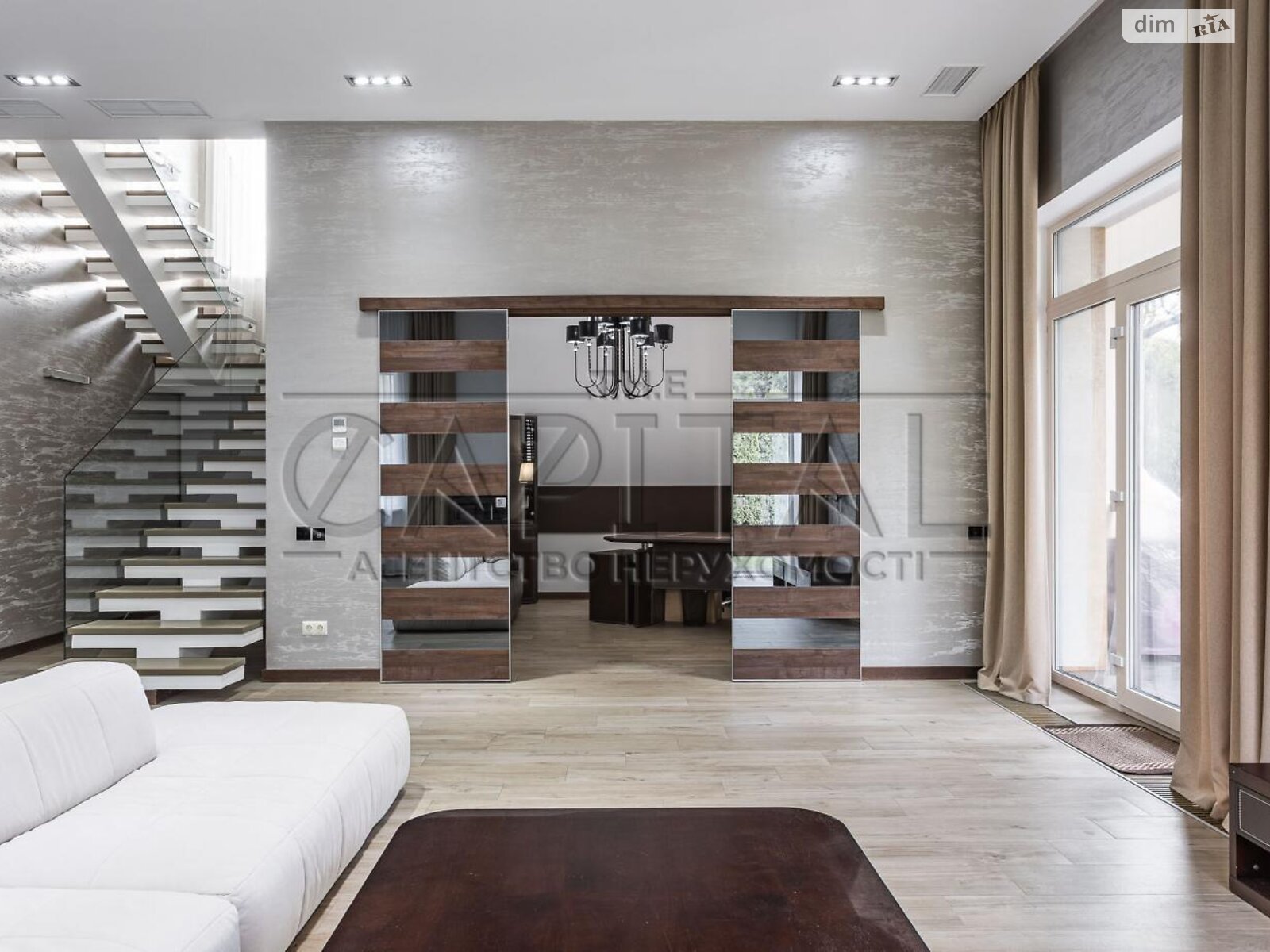 двухэтажный дом с гаражом, 500 кв. м, кирпич. Продажа в Козине фото 1