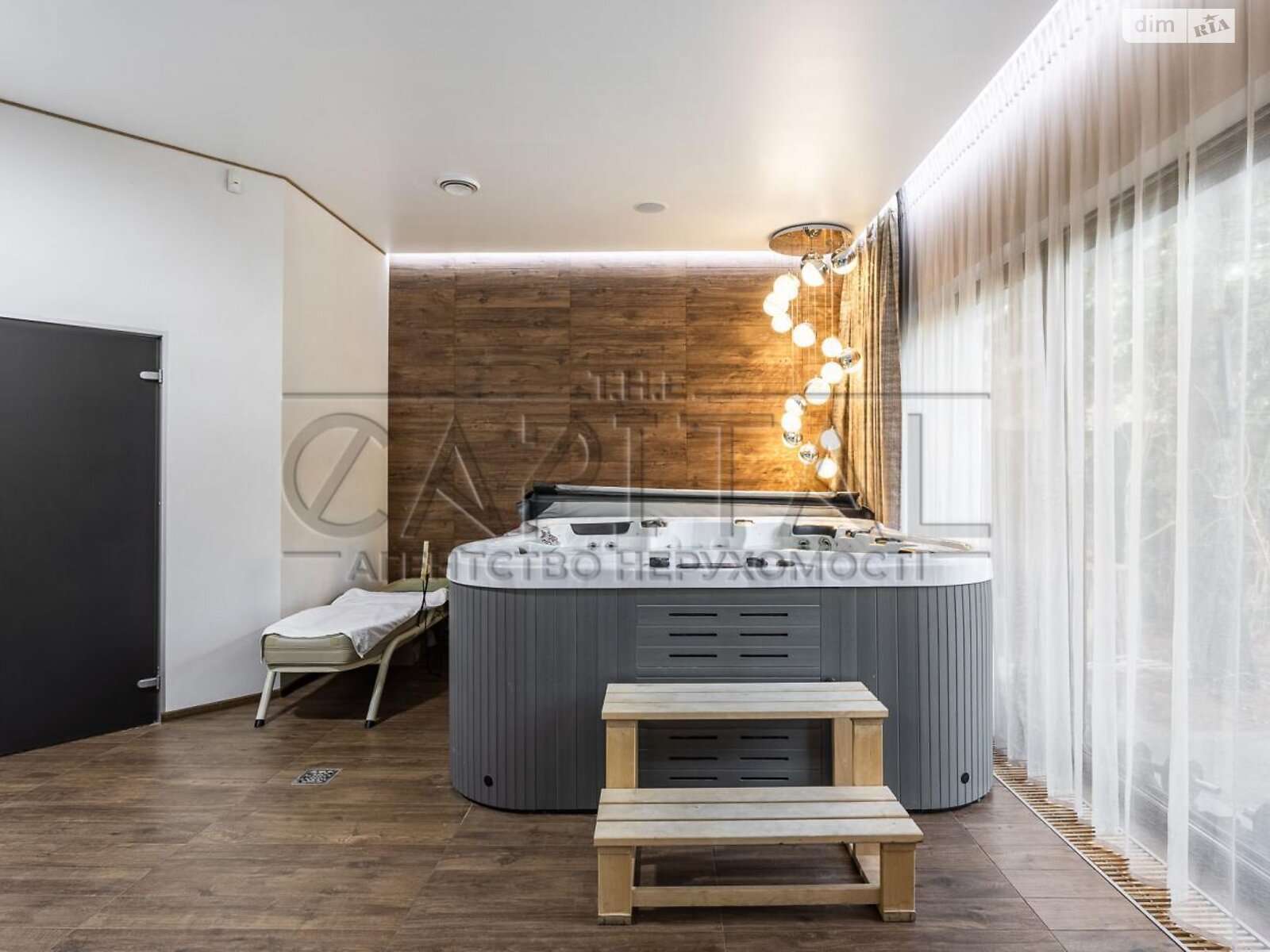 двухэтажный дом с гаражом, 500 кв. м, кирпич. Продажа в Козине фото 1