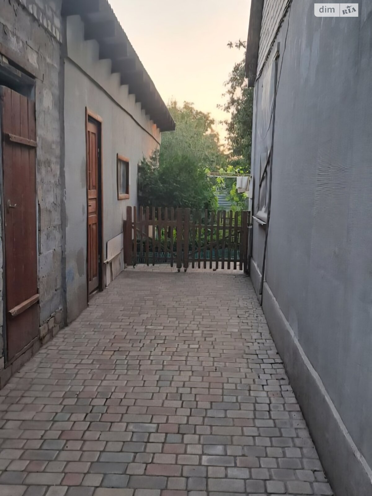 одноэтажный дом с гаражом, 105.5 кв. м, кирпич. Продажа в Краматорске район Старый город фото 1