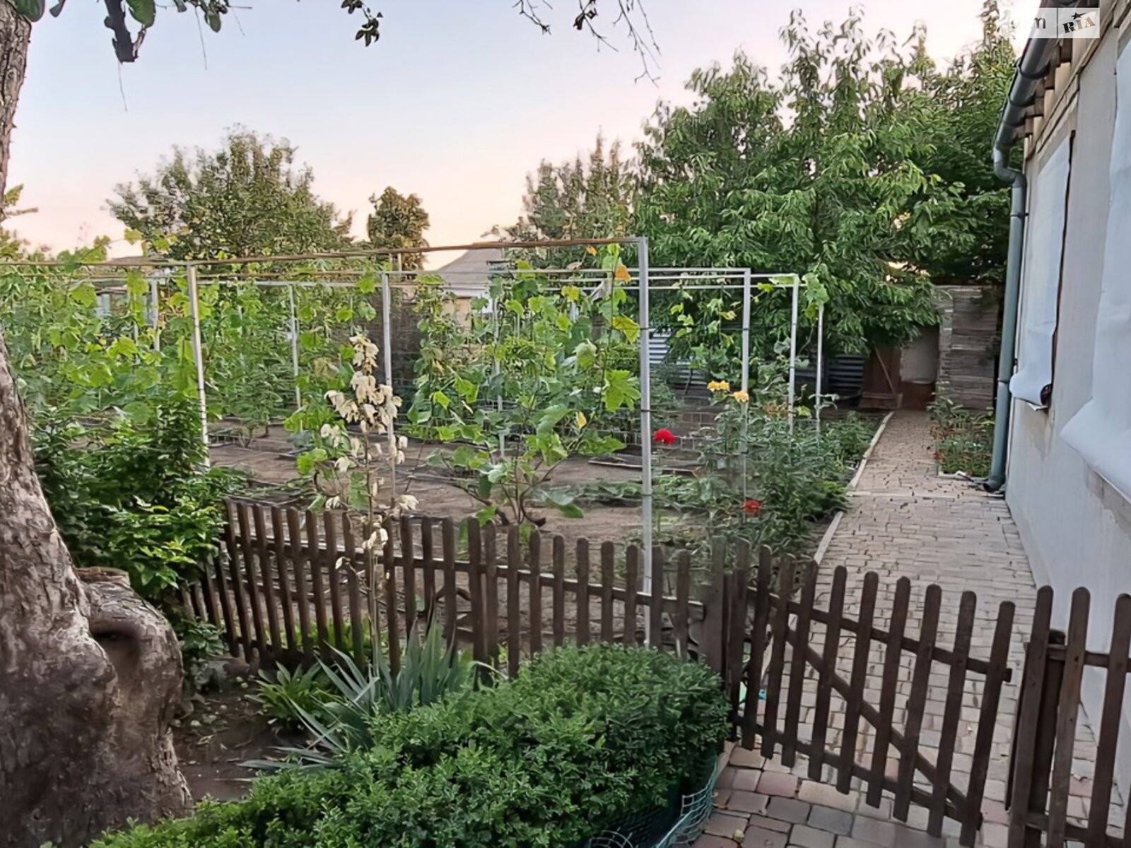 одноэтажный дом с гаражом, 105.5 кв. м, кирпич. Продажа в Краматорске район Старый город фото 1