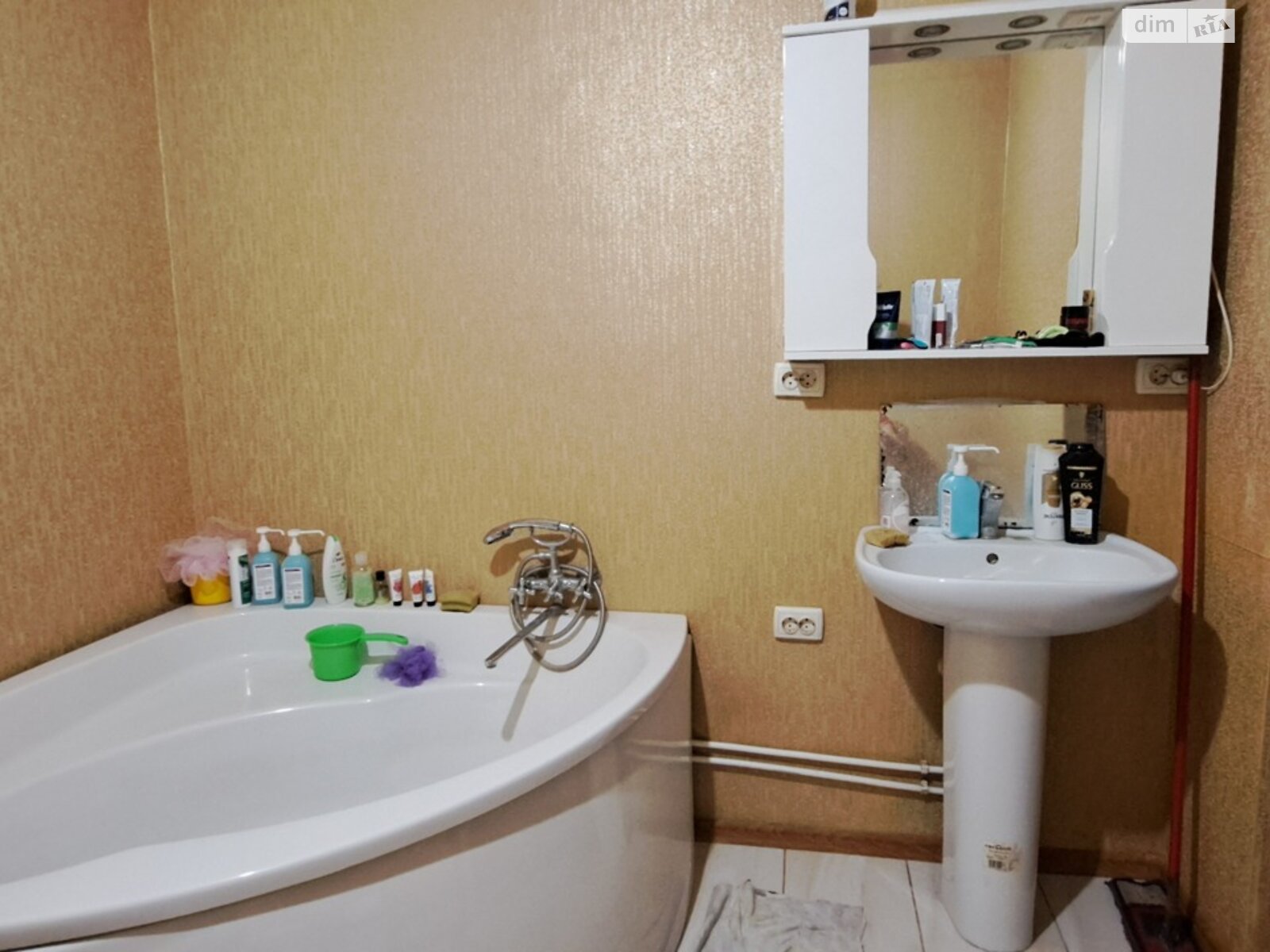 одноэтажный дом с гаражом, 105.5 кв. м, кирпич. Продажа в Краматорске район Старый город фото 1