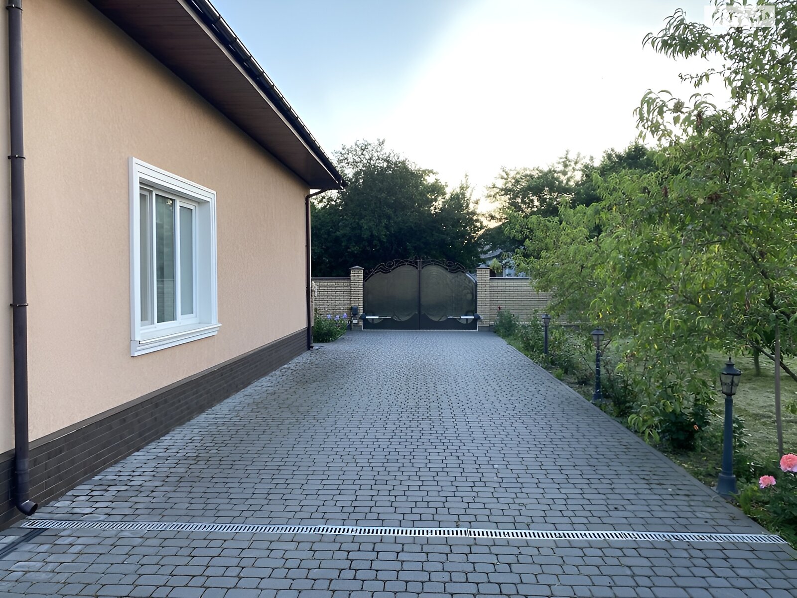 двоповерховий будинок з опаленням, 202 кв. м, цегла. Продаж у Красилові фото 1 двоповерховий будинок з опаленням, 202 кв. м, цегла. Продаж у Красилові фото 1