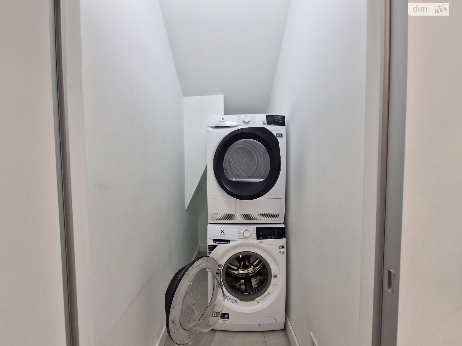 двоповерховий будинок з меблями, 145.8 кв. м, керамічна цегла. Продаж у Красилівці фото 1