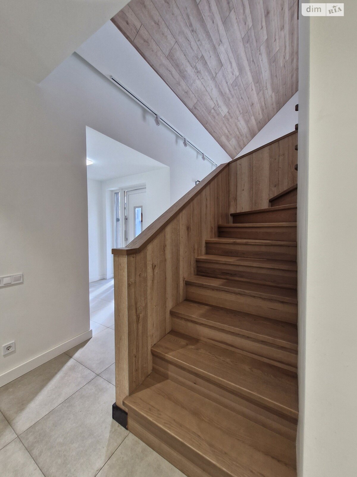 двоповерховий будинок з меблями, 145.8 кв. м, керамічна цегла. Продаж у Красилівці фото 1