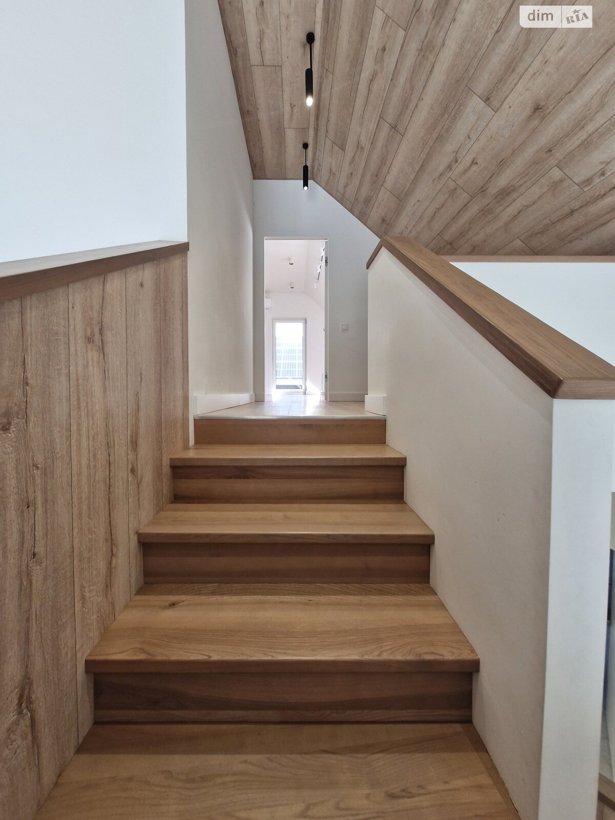 двоповерховий будинок з меблями, 145.8 кв. м, керамічна цегла. Продаж у Красилівці фото 1