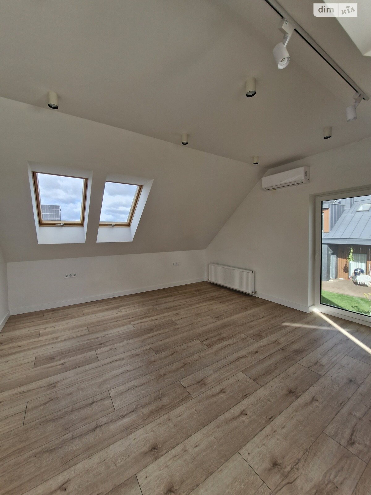 двоповерховий будинок з меблями, 145.8 кв. м, керамічна цегла. Продаж у Красилівці фото 1