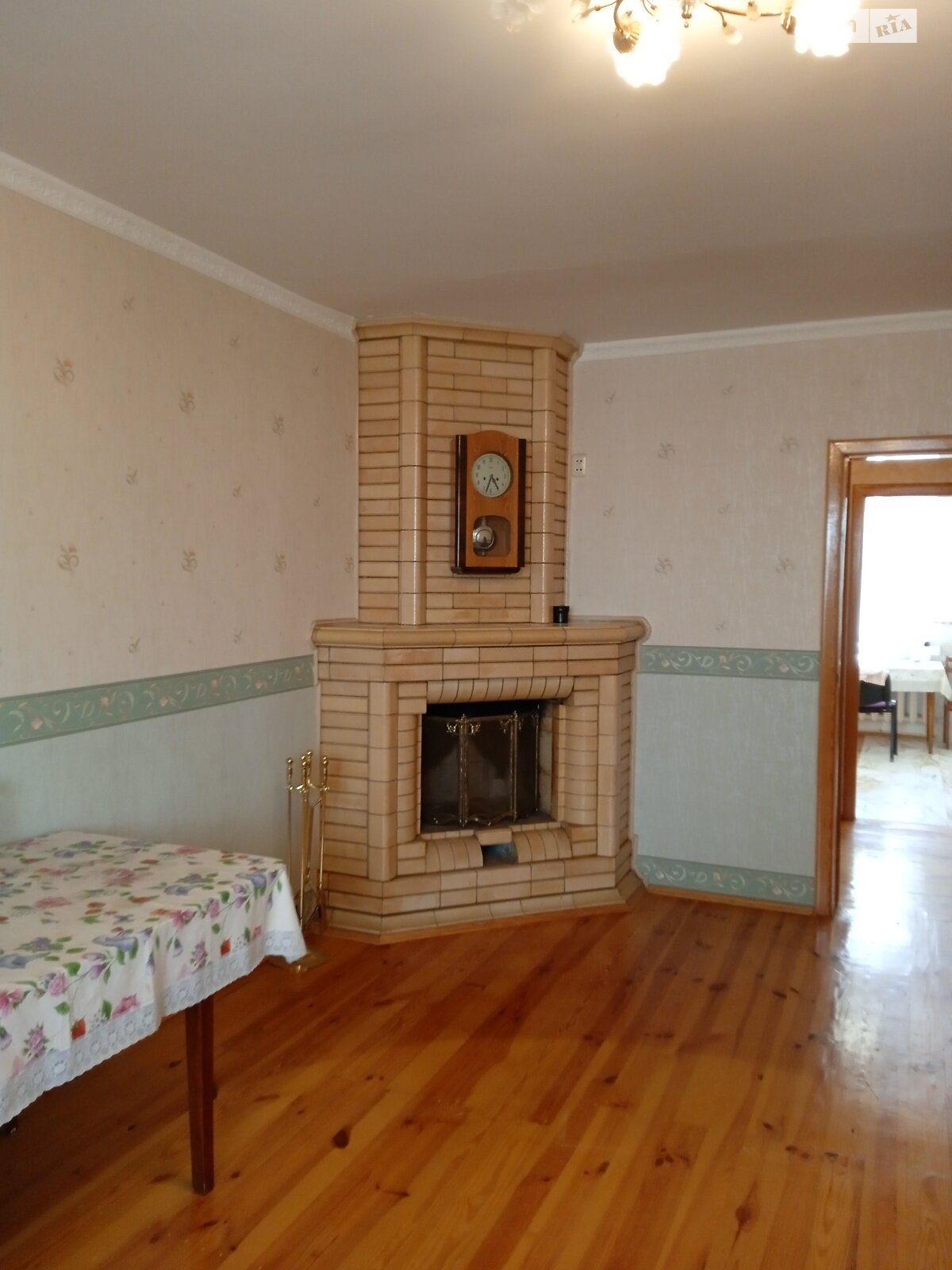 двухэтажный дом с балконом, 128 кв. м, кирпич. Продажа в Красиловке фото 1