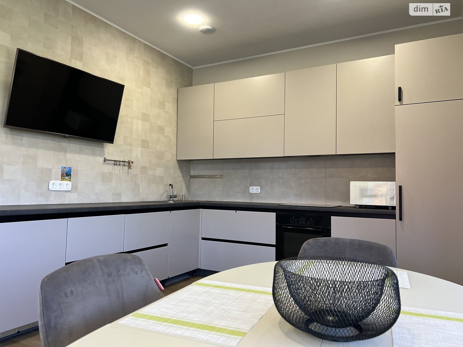 двоповерховий будинок з гаражем, 250 кв. м, цегла. Продаж у Красилівці фото 1 двоповерховий будинок з гаражем, 250 кв. м, цегла. Продаж у Красилівці фото 1