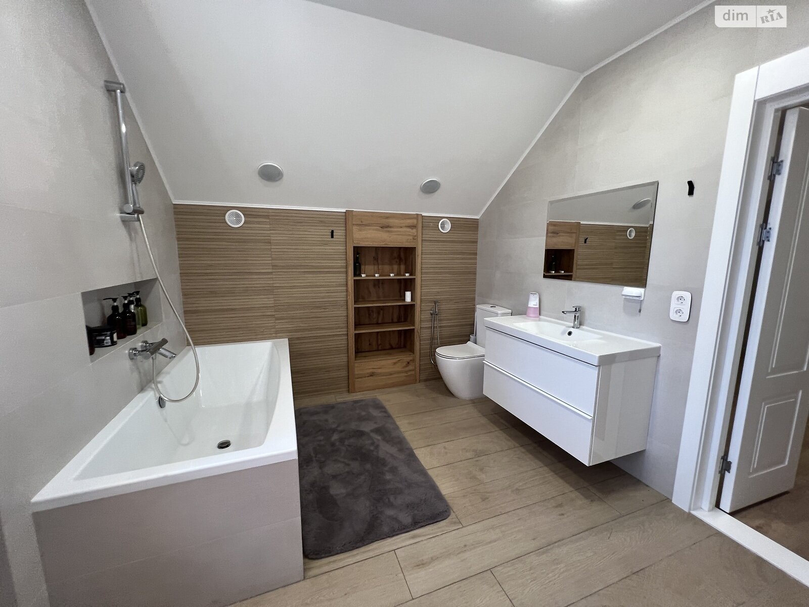 двоповерховий будинок з гаражем, 250 кв. м, цегла. Продаж у Красилівці фото 1 двоповерховий будинок з гаражем, 250 кв. м, цегла. Продаж у Красилівці фото 1