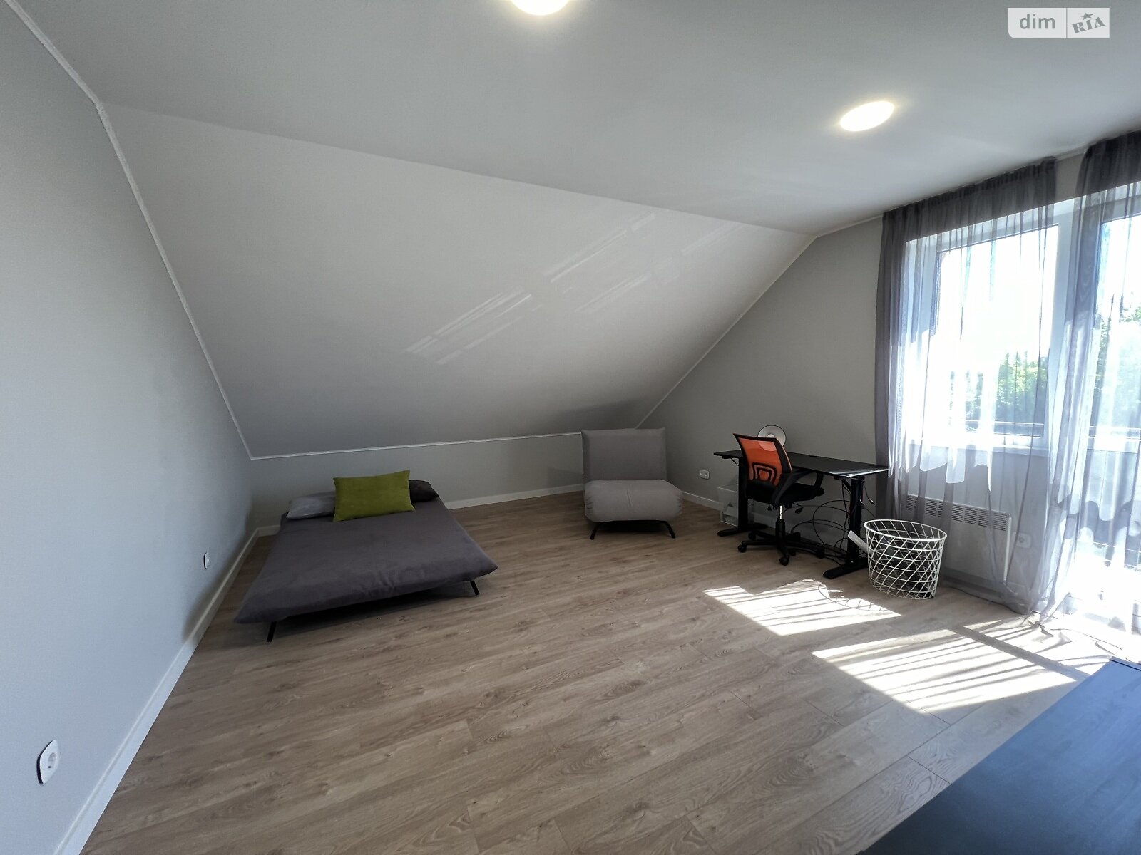 двоповерховий будинок з гаражем, 250 кв. м, цегла. Продаж у Красилівці фото 1 двоповерховий будинок з гаражем, 250 кв. м, цегла. Продаж у Красилівці фото 1