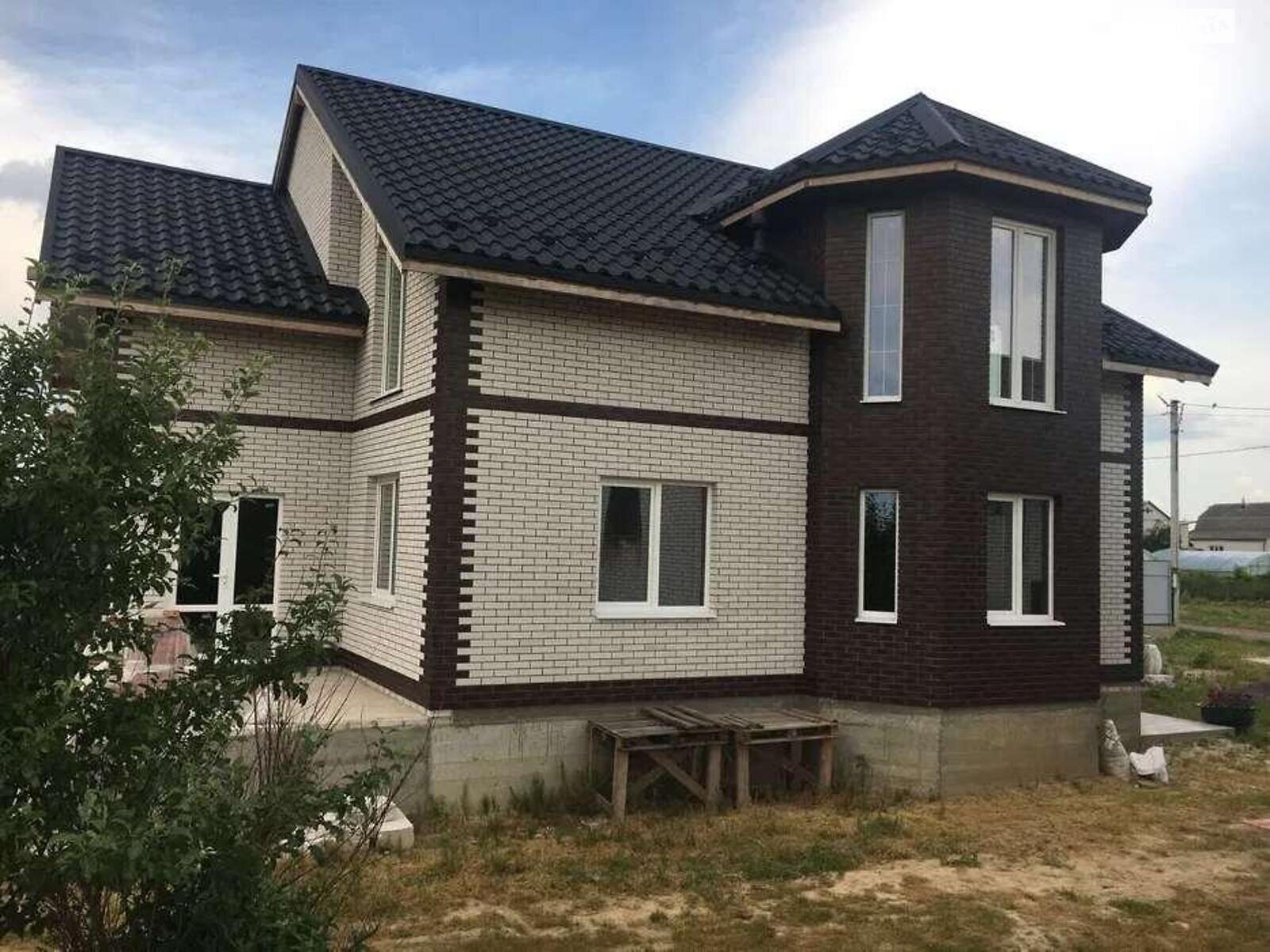 двухэтажный дом, 200 кв. м, кирпич. Продажа в Красиловке фото 1