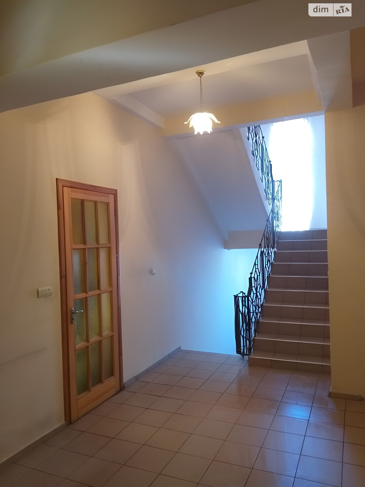 двоповерховий будинок, 350 кв. м, блочно-цегляний. Продаж в Кременчуку, район Автозаводський фото 1 двоповерховий будинок, 350 кв. м, блочно-цегляний. Продаж в Кременчуку, район Автозаводський фото 1