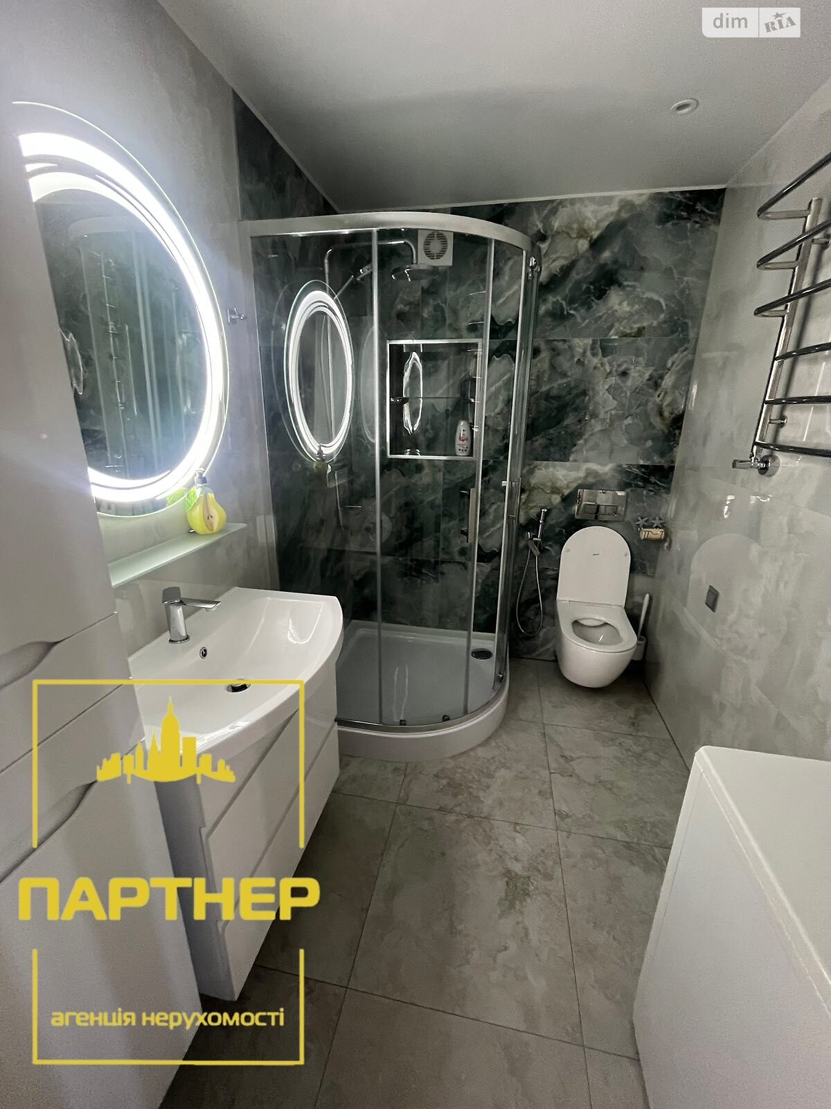 двухэтажный дом с гаражом, 150 кв. м, кирпич. Продажа в Кременчуге район Автозаводской фото 1 двухэтажный дом с гаражом, 150 кв. м, кирпич. Продажа в Кременчуге район Автозаводской фото 1
