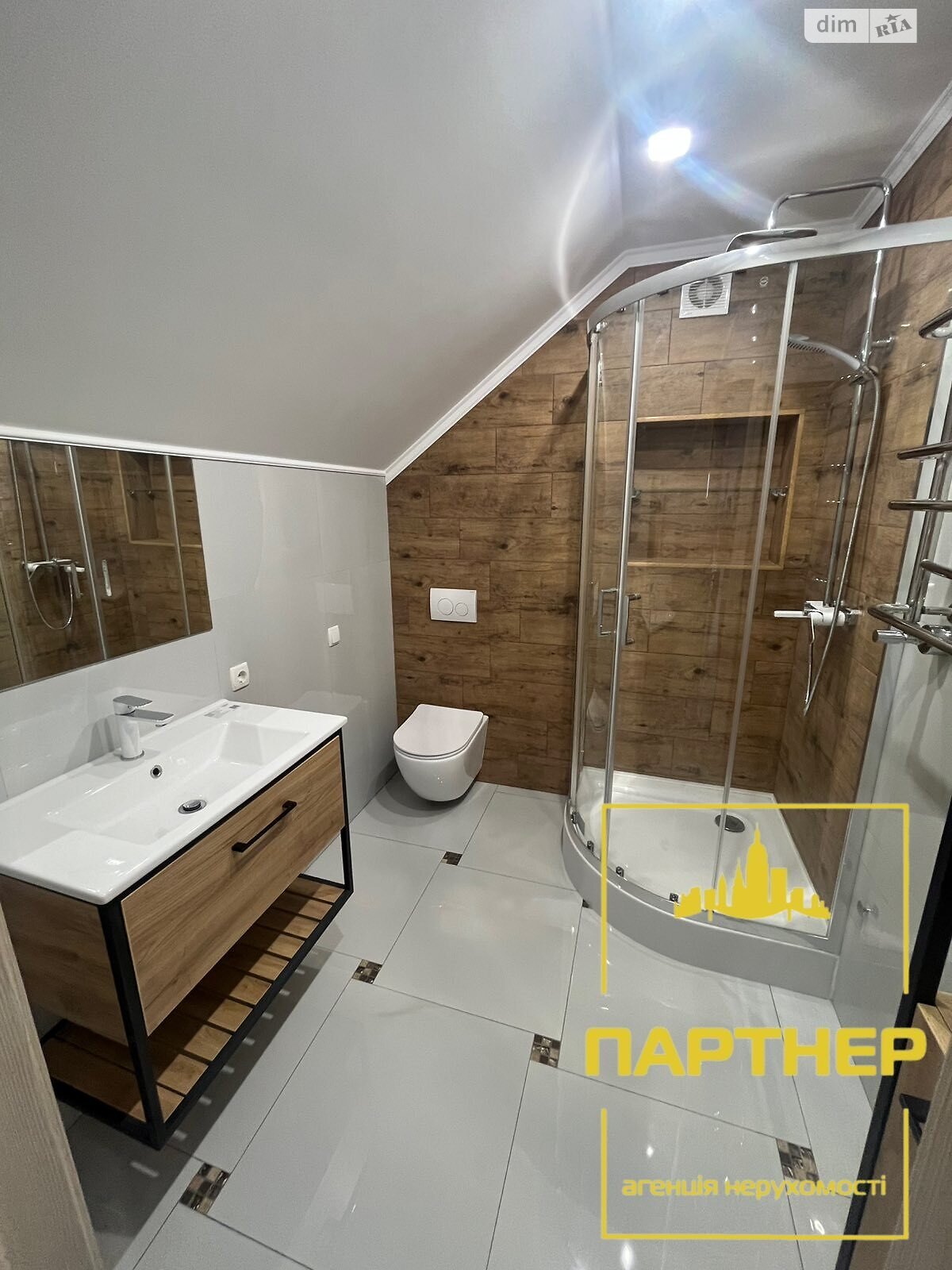 двухэтажный дом с гаражом, 150 кв. м, кирпич. Продажа в Кременчуге район Автозаводской фото 1 двухэтажный дом с гаражом, 150 кв. м, кирпич. Продажа в Кременчуге район Автозаводской фото 1