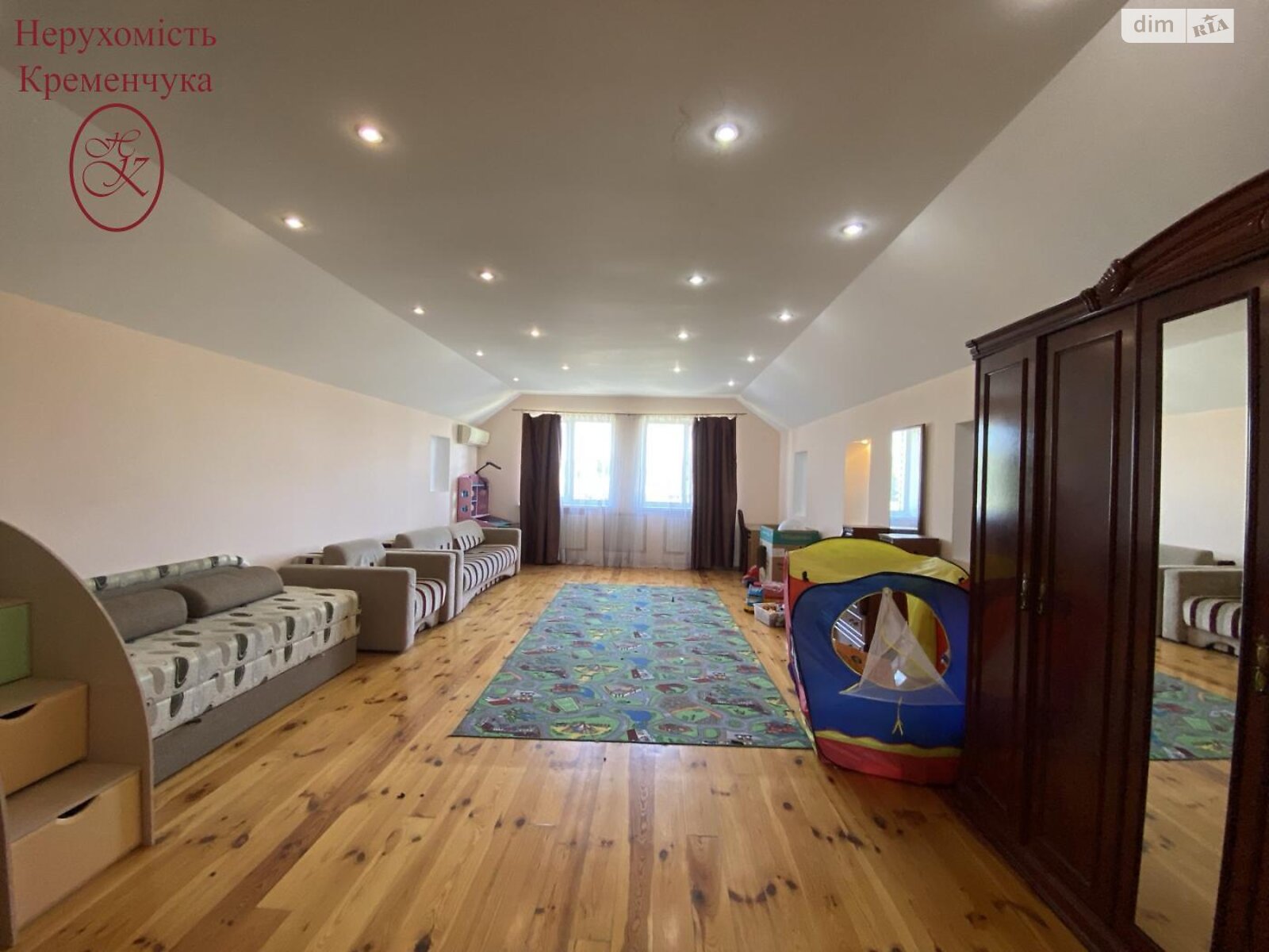 двоповерховий будинок, 317.3 кв. м, кирпич. Продаж в Кременчуку, район Кременчук фото 1 двоповерховий будинок, 317.3 кв. м, кирпич. Продаж в Кременчуку, район Кременчук фото 1