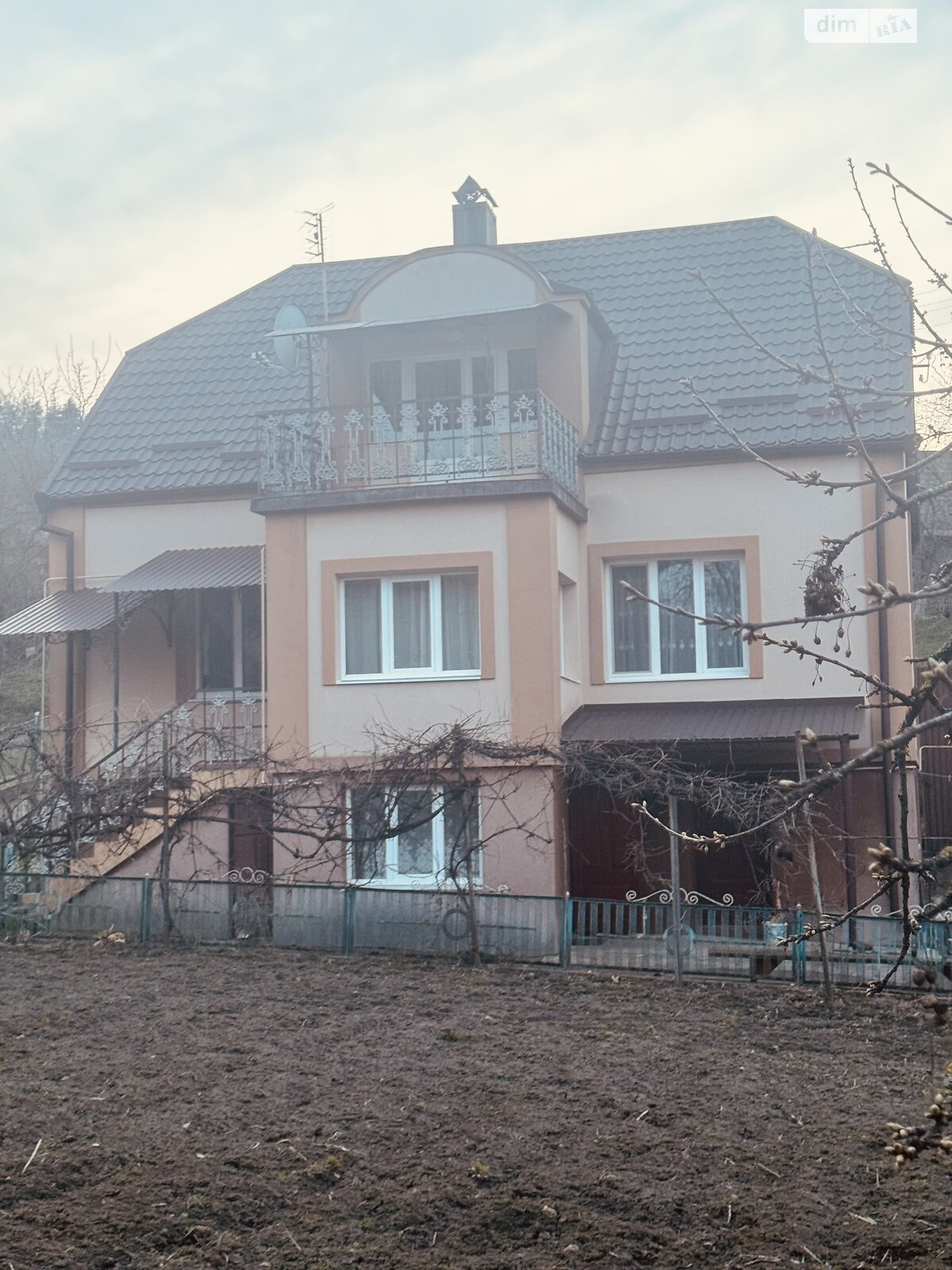 трехэтажный дом с гаражом, 183.2 кв. м, кирпич. Продажа в Кременце район Кременец фото 1 трехэтажный дом с гаражом, 183.2 кв. м, кирпич. Продажа в Кременце район Кременец фото 1