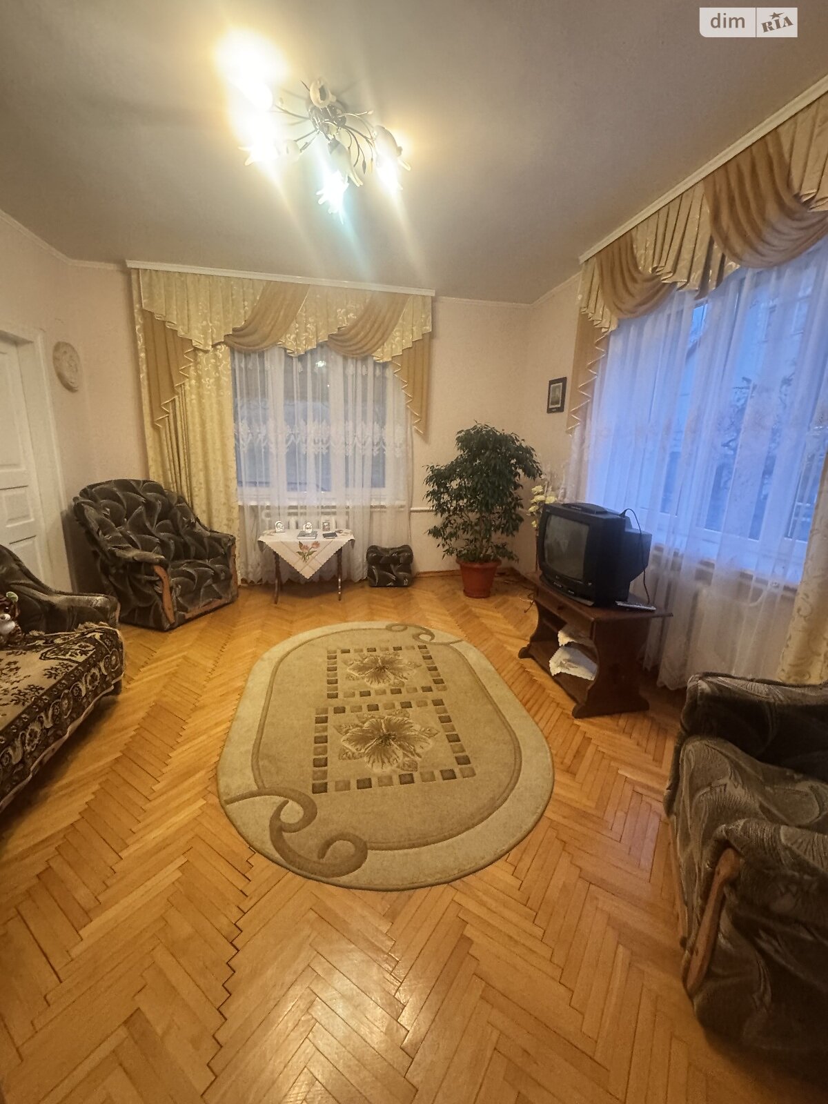трехэтажный дом с гаражом, 183.2 кв. м, кирпич. Продажа в Кременце район Кременец фото 1 трехэтажный дом с гаражом, 183.2 кв. м, кирпич. Продажа в Кременце район Кременец фото 1