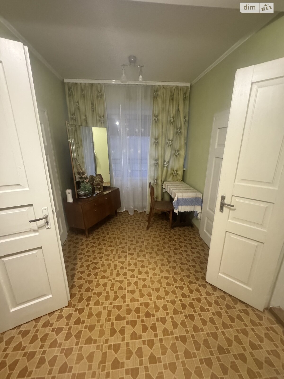 трехэтажный дом с гаражом, 183.2 кв. м, кирпич. Продажа в Кременце район Кременец фото 1 трехэтажный дом с гаражом, 183.2 кв. м, кирпич. Продажа в Кременце район Кременец фото 1