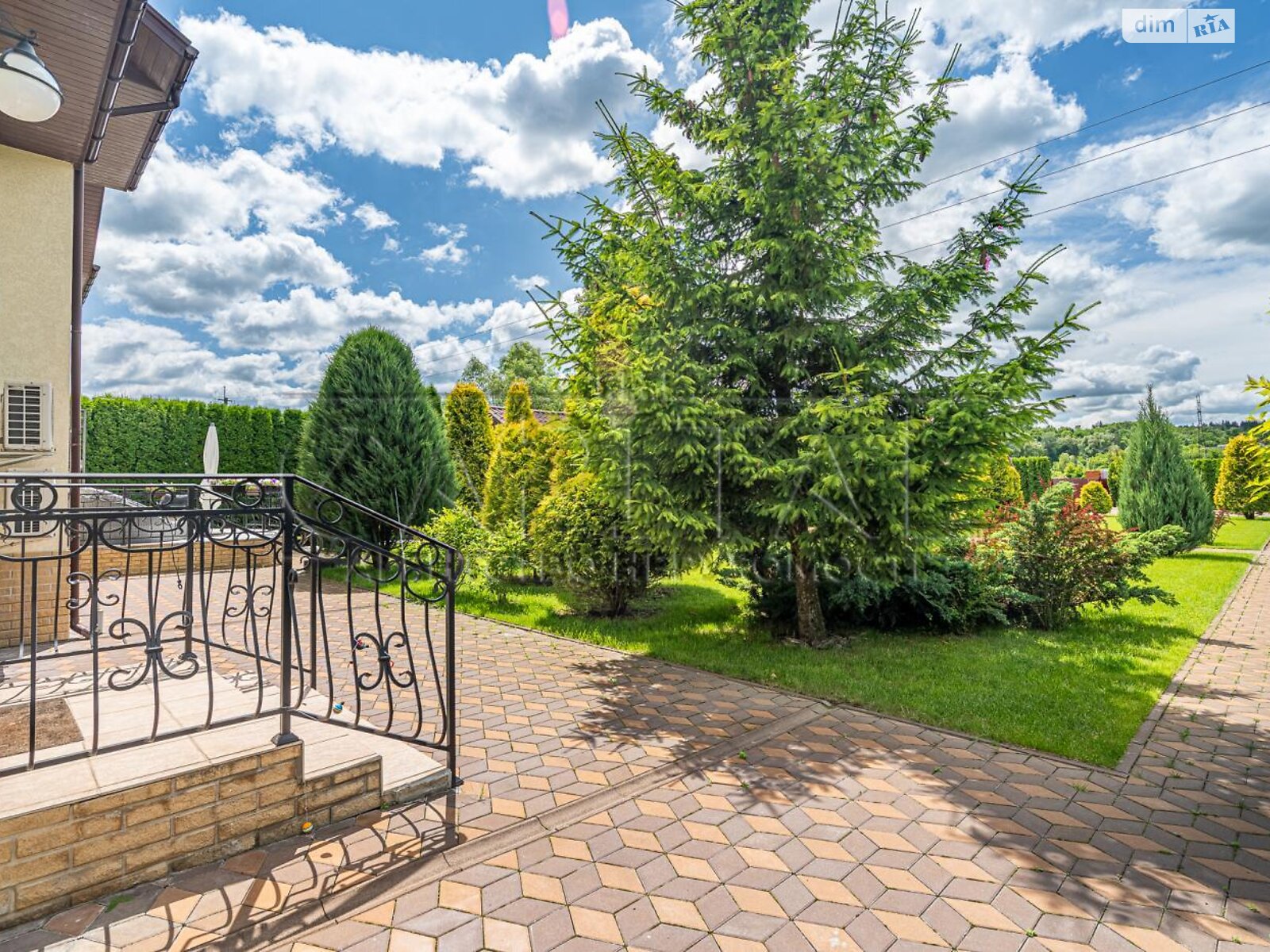 двоповерховий будинок з гаражем, 270 кв. м, цегла. Продаж у Кременищі фото 1 двоповерховий будинок з гаражем, 270 кв. м, цегла. Продаж у Кременищі фото 1