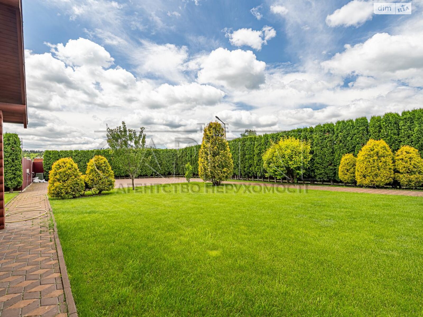 двоповерховий будинок з гаражем, 270 кв. м, цегла. Продаж у Кременищі фото 1 двоповерховий будинок з гаражем, 270 кв. м, цегла. Продаж у Кременищі фото 1