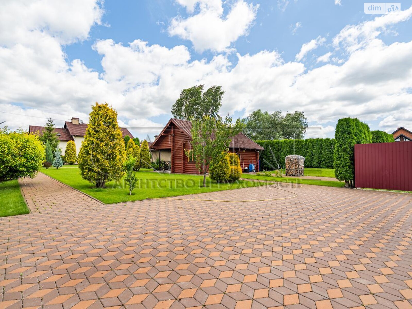 двоповерховий будинок з гаражем, 270 кв. м, цегла. Продаж у Кременищі фото 1 двоповерховий будинок з гаражем, 270 кв. м, цегла. Продаж у Кременищі фото 1
