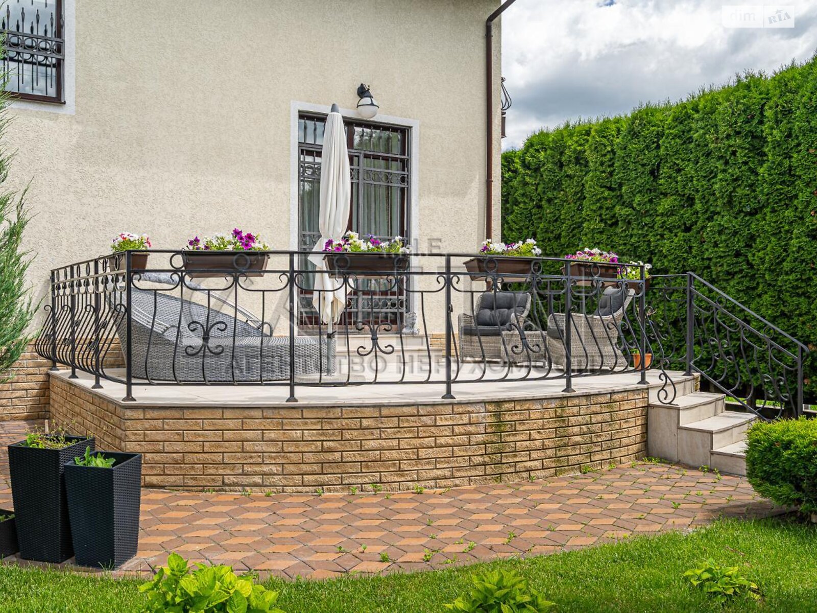 двоповерховий будинок з гаражем, 270 кв. м, цегла. Продаж у Кременищі фото 1 двоповерховий будинок з гаражем, 270 кв. м, цегла. Продаж у Кременищі фото 1