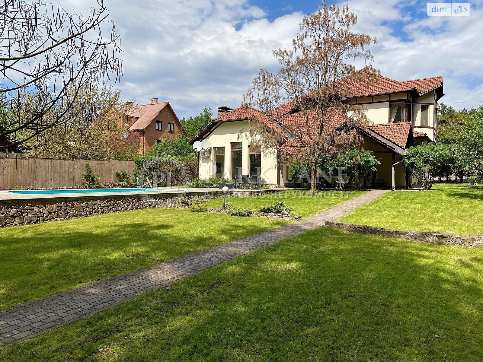 двоповерховий будинок з гаражем, 400 кв. м, керамічна цегла. Продаж у Кременищі фото 1 двоповерховий будинок з гаражем, 400 кв. м, керамічна цегла. Продаж у Кременищі фото 1
