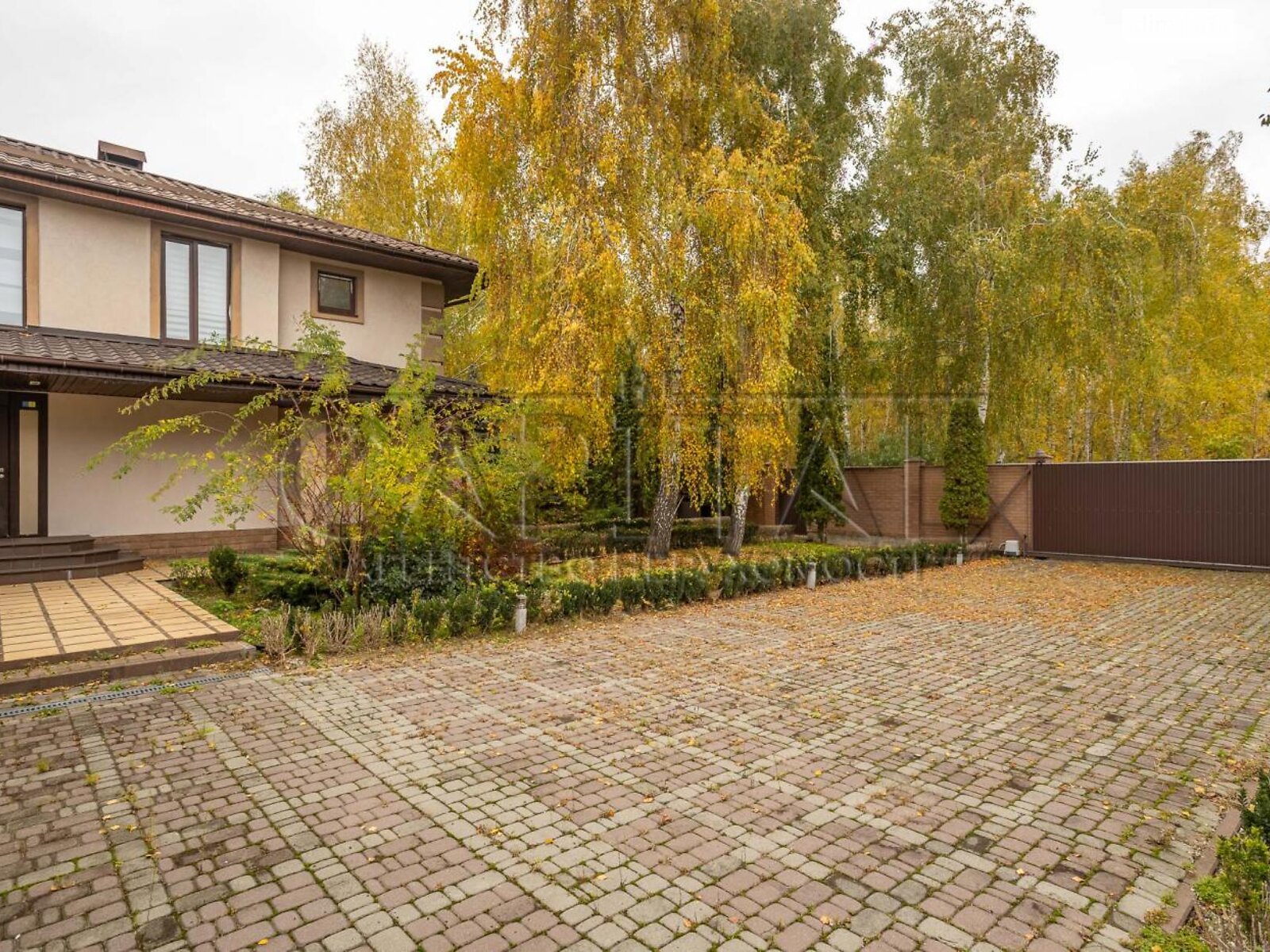 двухэтажный дом, 313 кв. м, кирпич. Продажа в Креничах фото 1 двухэтажный дом, 313 кв. м, кирпич. Продажа в Креничах фото 1