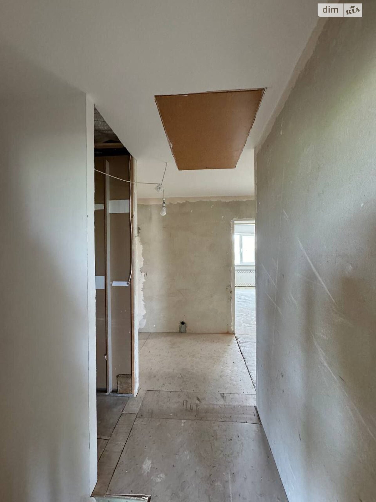 двухэтажный дом с гаражом, 226 кв. м, кирпич. Продажа в Криховцах фото 1 двухэтажный дом с гаражом, 226 кв. м, кирпич. Продажа в Криховцах фото 1