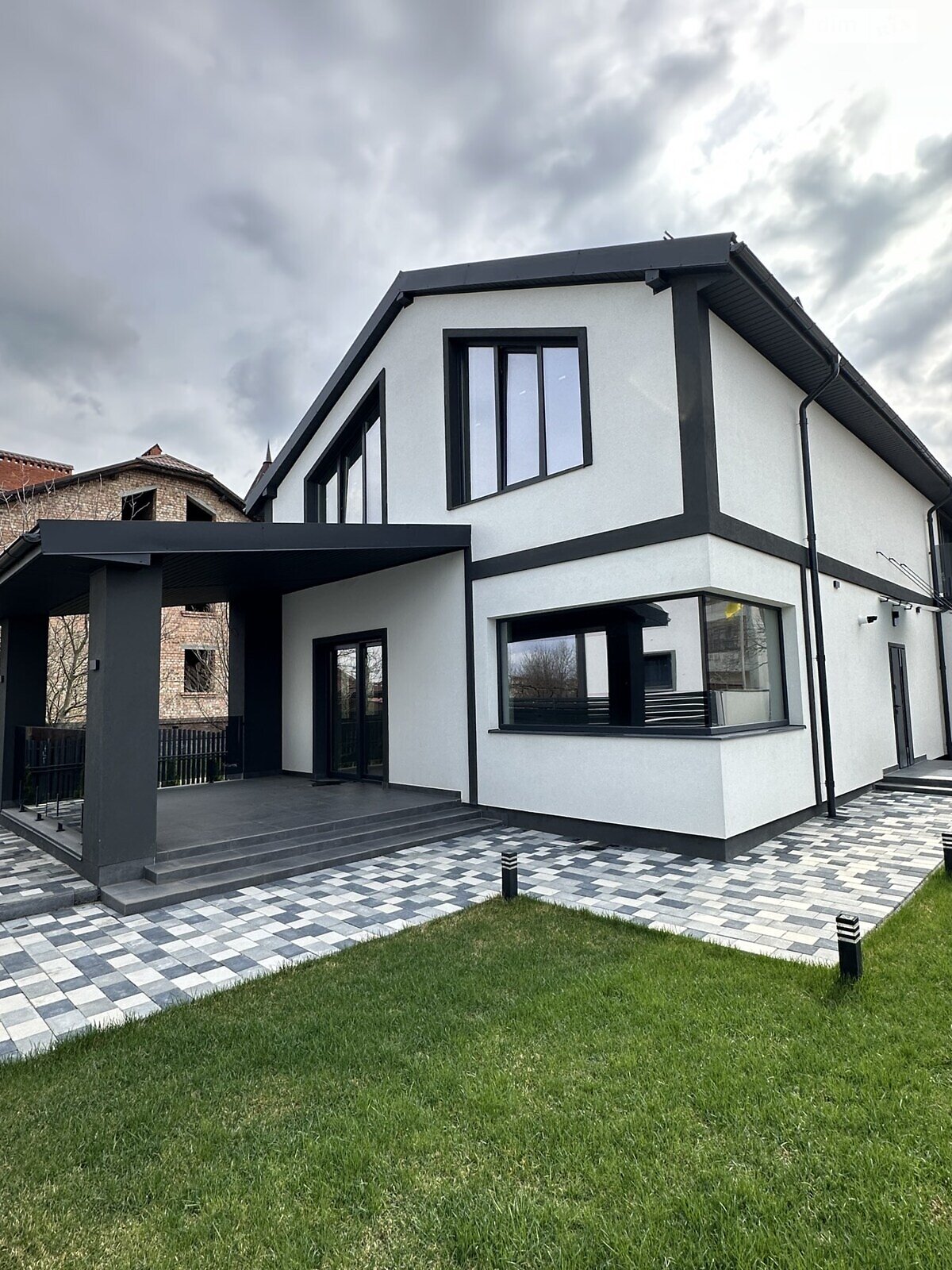 двоповерховий будинок з гаражем, 215 кв. м, цегла. Продаж у Крихівцях фото 1 двоповерховий будинок з гаражем, 215 кв. м, цегла. Продаж у Крихівцях фото 1