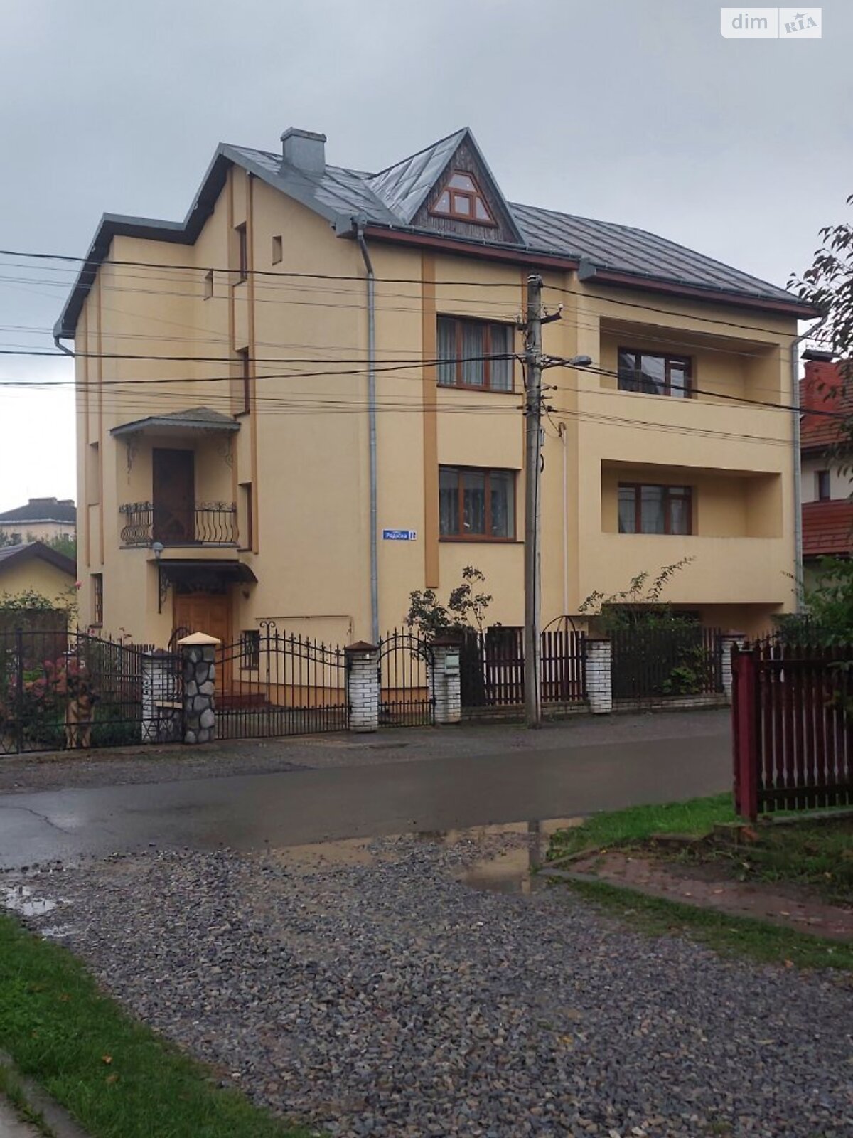 трехэтажный дом, 251 кв. м, кирпич. Продажа в Криховцах фото 1 трехэтажный дом, 251 кв. м, кирпич. Продажа в Криховцах фото 1