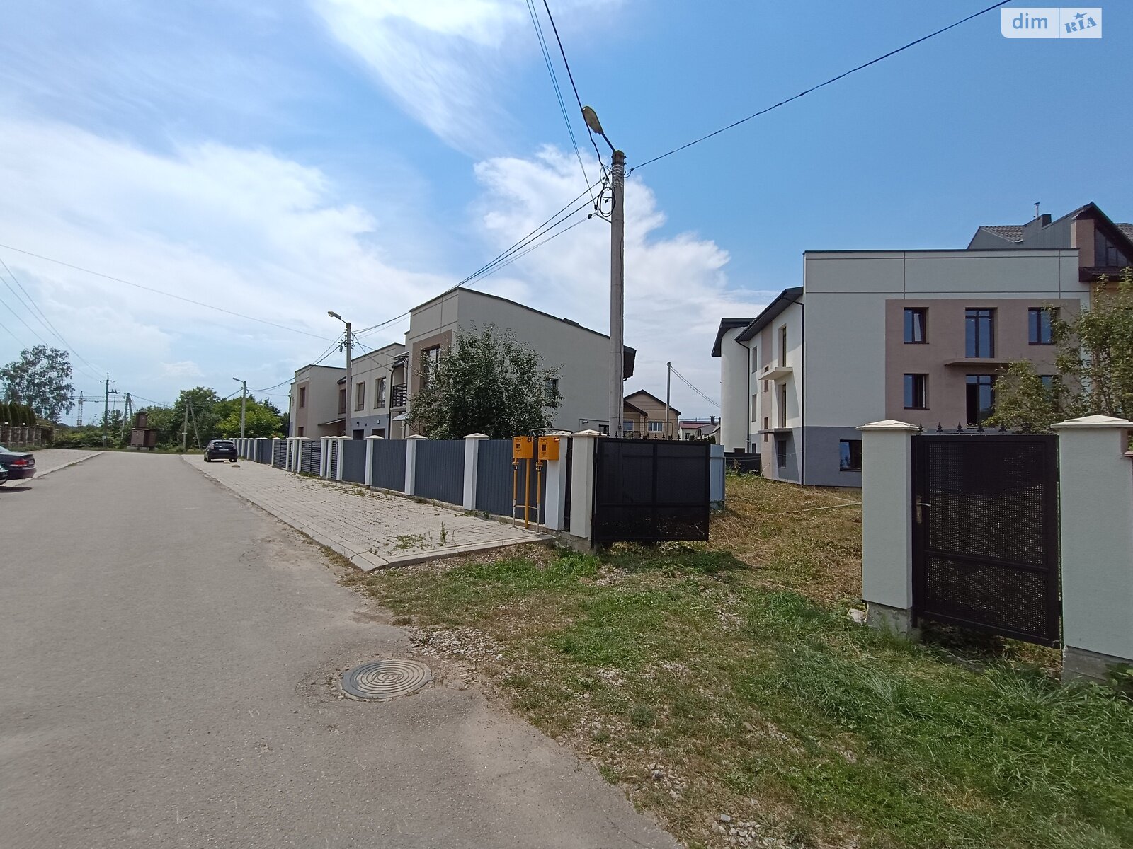 трехэтажный дом, 263 кв. м, кирпич. Продажа в Криховцах фото 1 трехэтажный дом, 263 кв. м, кирпич. Продажа в Криховцах фото 1