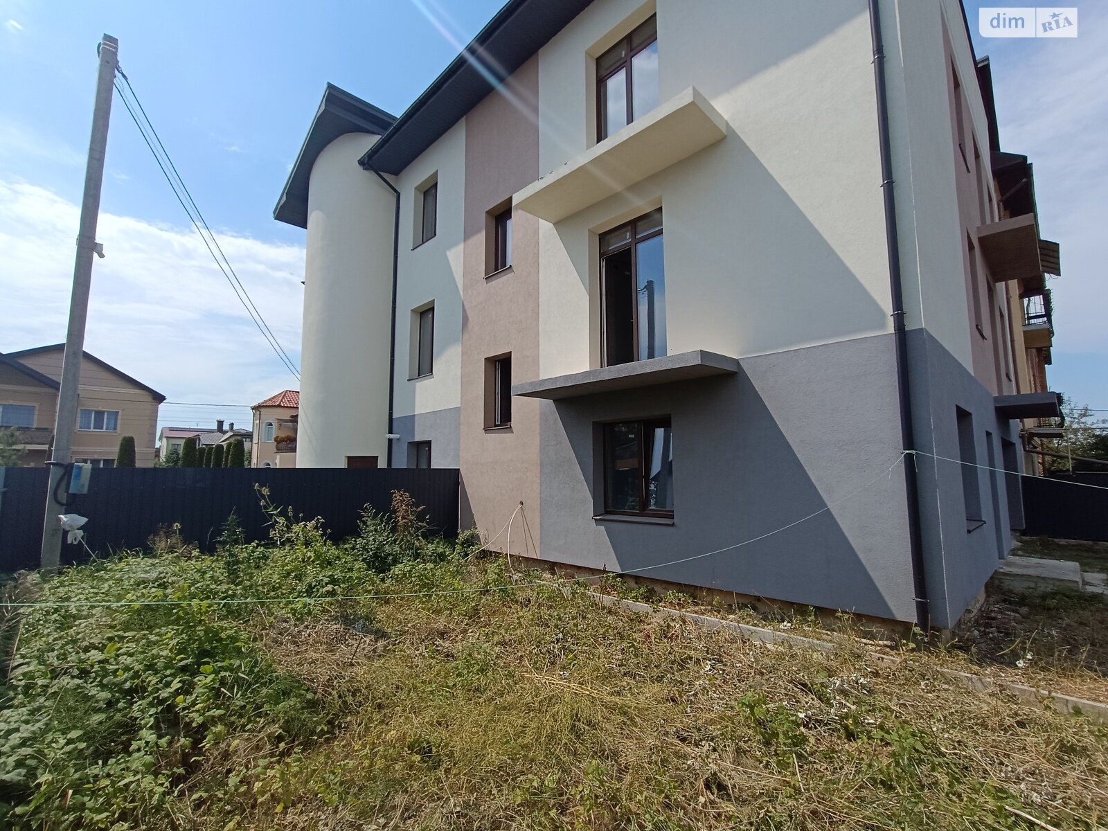 трехэтажный дом, 263 кв. м, кирпич. Продажа в Криховцах фото 1 трехэтажный дом, 263 кв. м, кирпич. Продажа в Криховцах фото 1