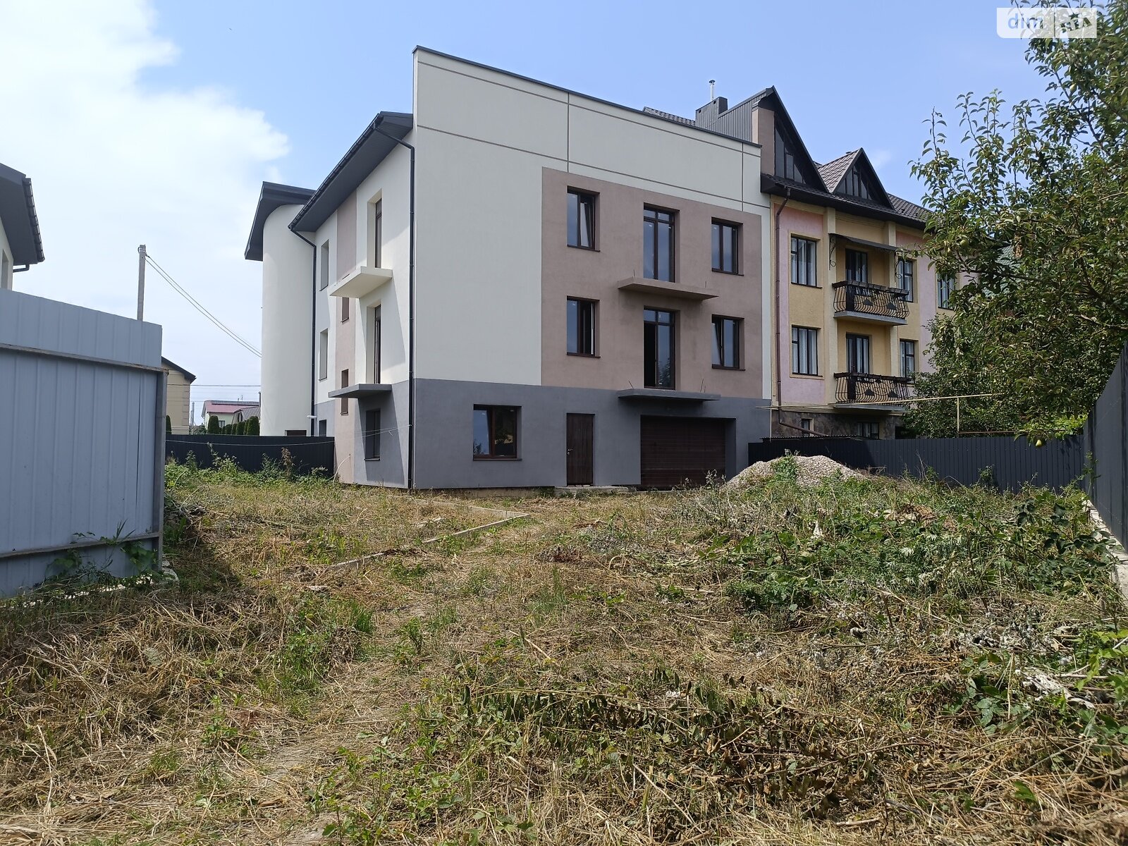трехэтажный дом, 263 кв. м, кирпич. Продажа в Криховцах фото 1 трехэтажный дом, 263 кв. м, кирпич. Продажа в Криховцах фото 1