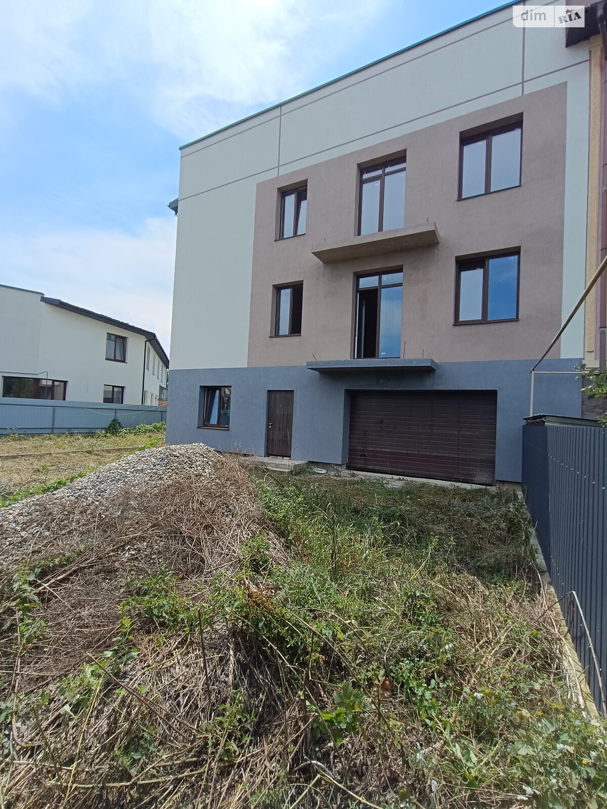 трехэтажный дом, 263 кв. м, кирпич. Продажа в Криховцах фото 1 трехэтажный дом, 263 кв. м, кирпич. Продажа в Криховцах фото 1